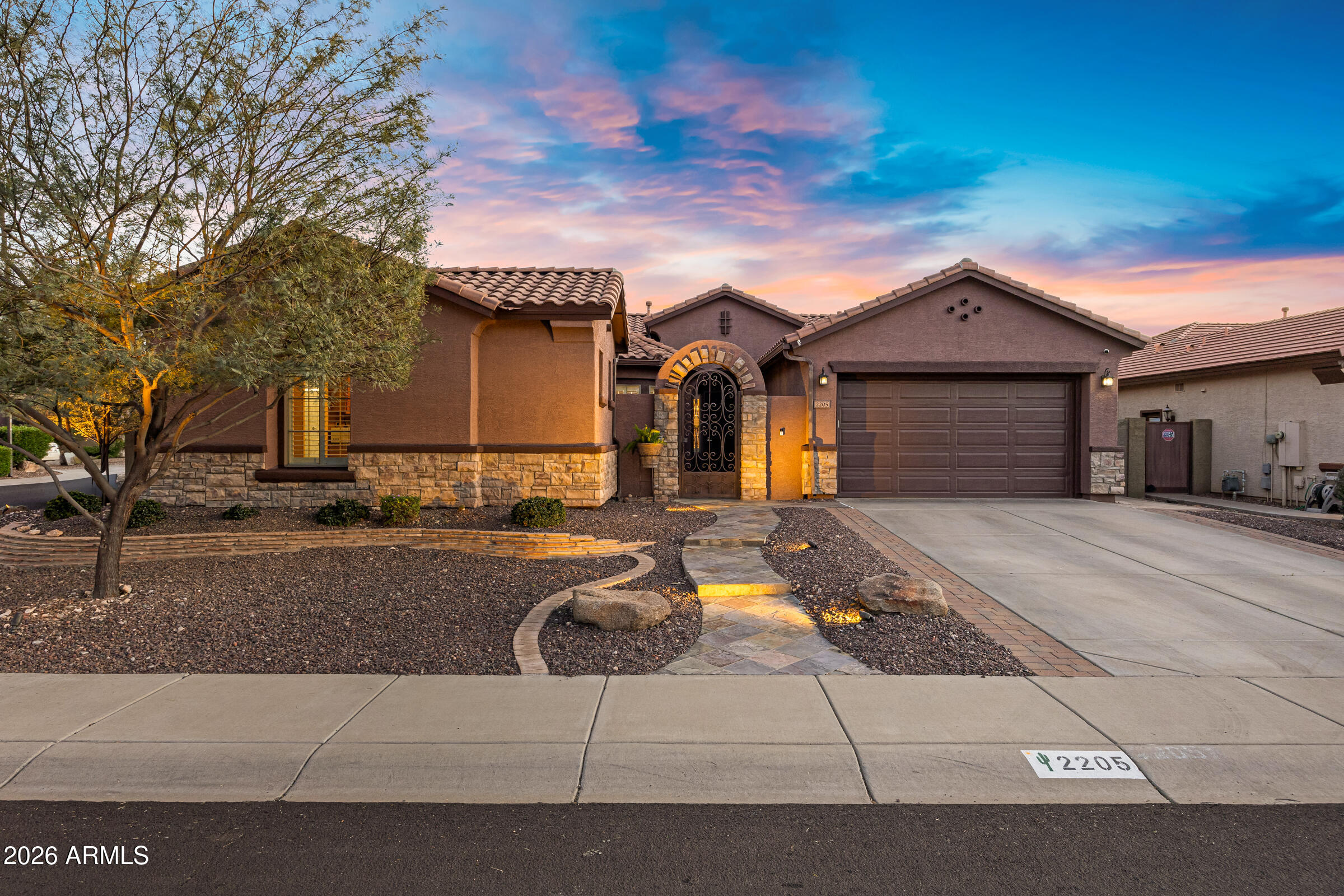 2205 W CLEARVIEW Trail, Phoenix, AZ 85086