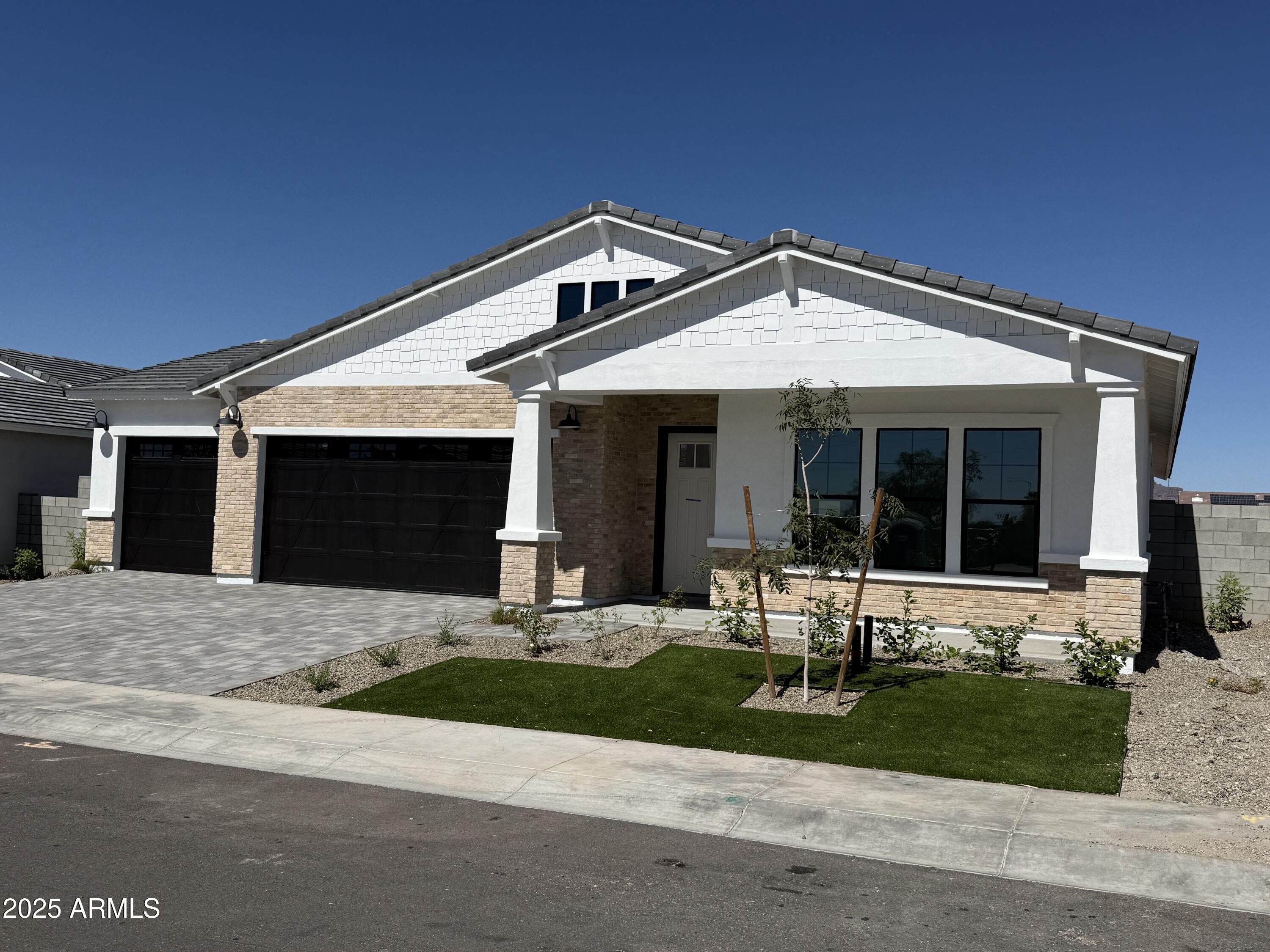 6452 E OMEGA Circle, Mesa, AZ 85215