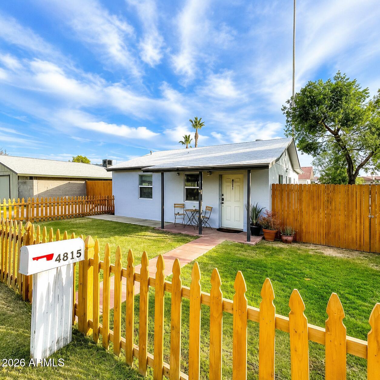 4815 E WINDSOR Avenue, Phoenix, AZ 85008