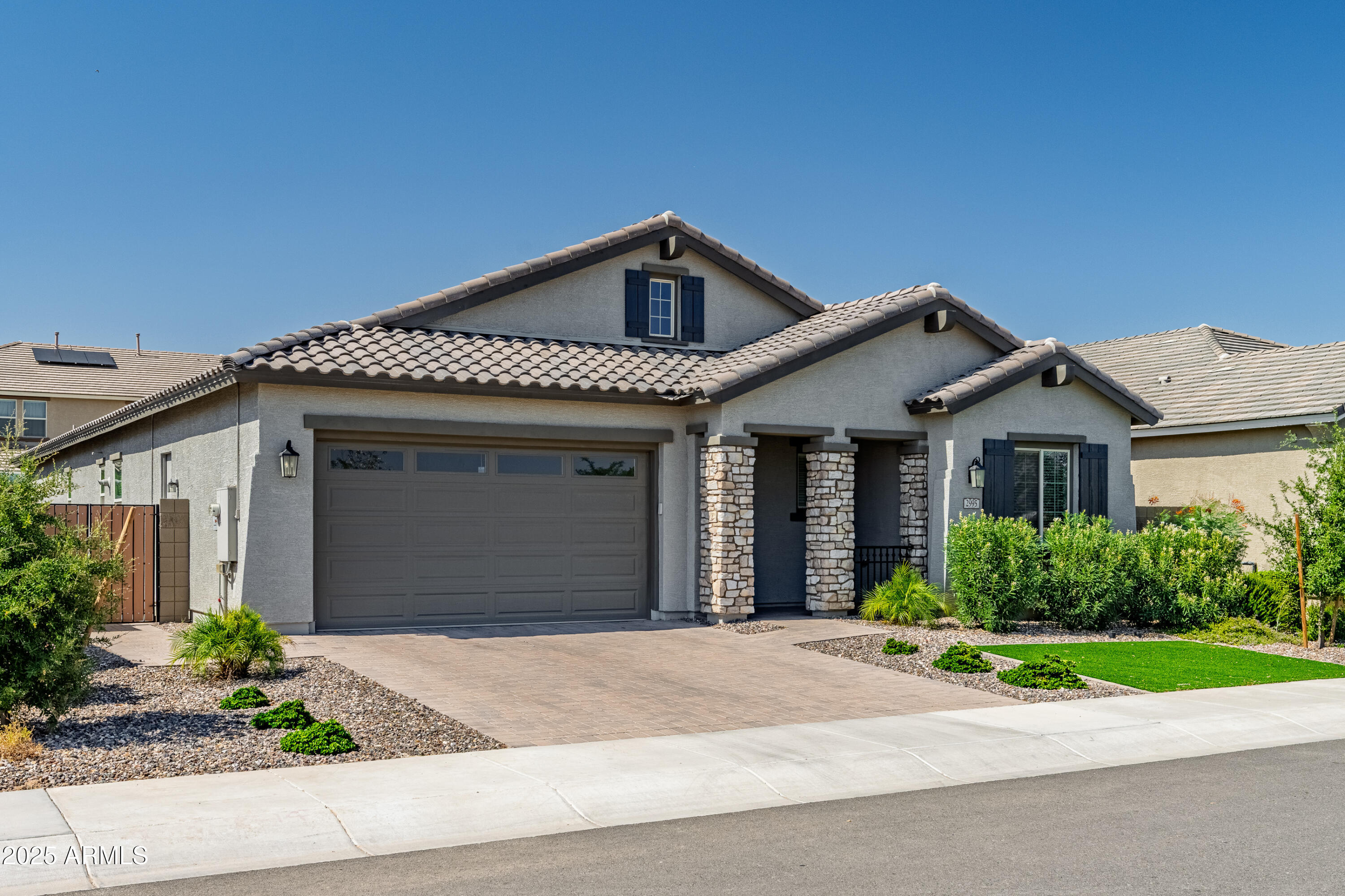 2995 W LYNX Drive, San Tan Valley, AZ 85144