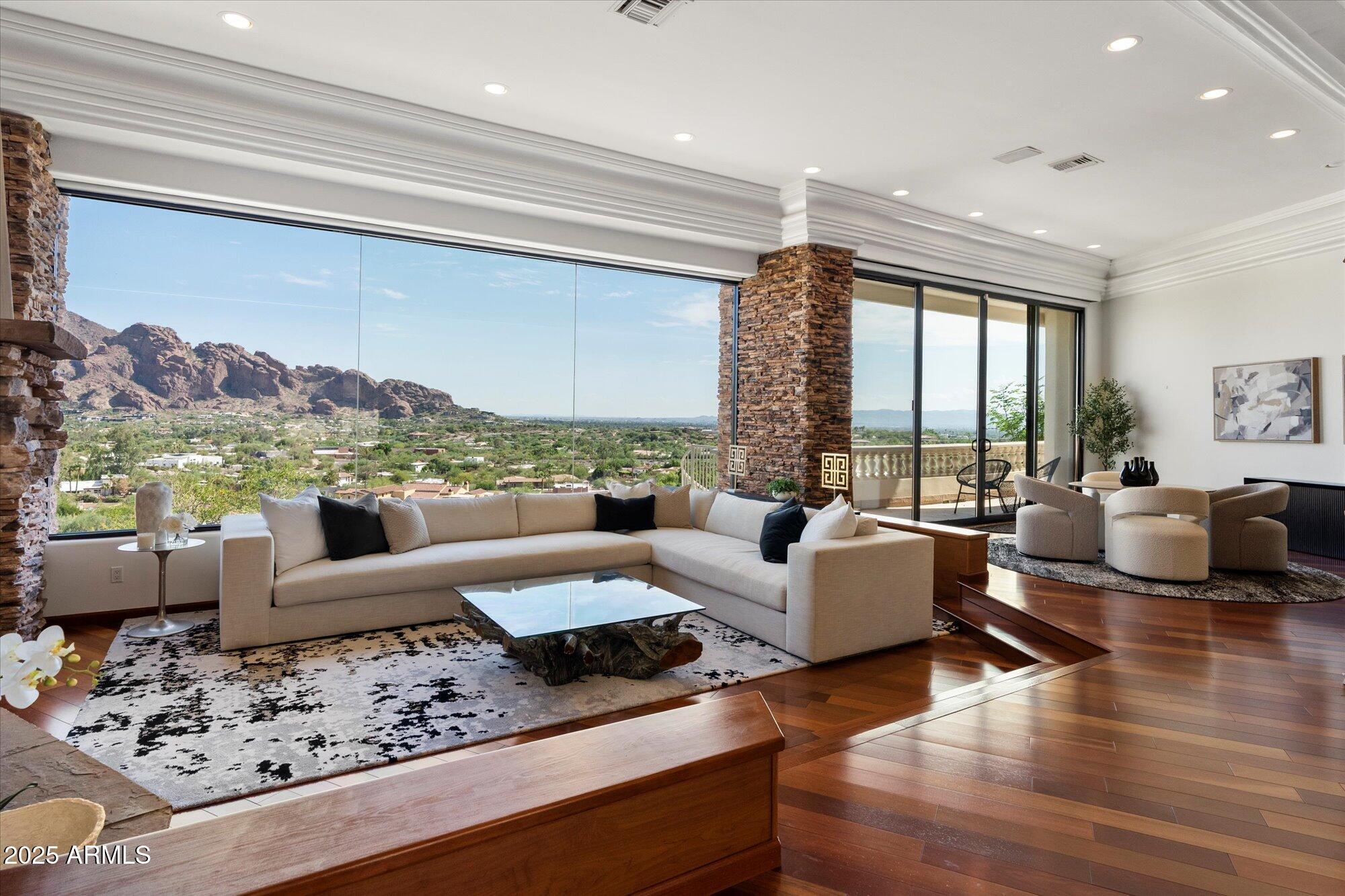 6827 N HIGHLANDS Drive, Paradise Valley, AZ 85253