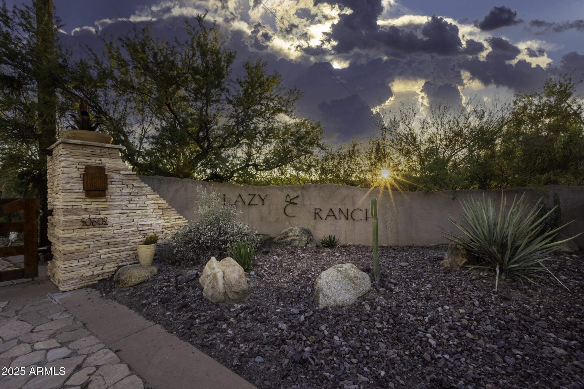 50602 N US Hwy 60 Avenue, Wickenburg, AZ 85390