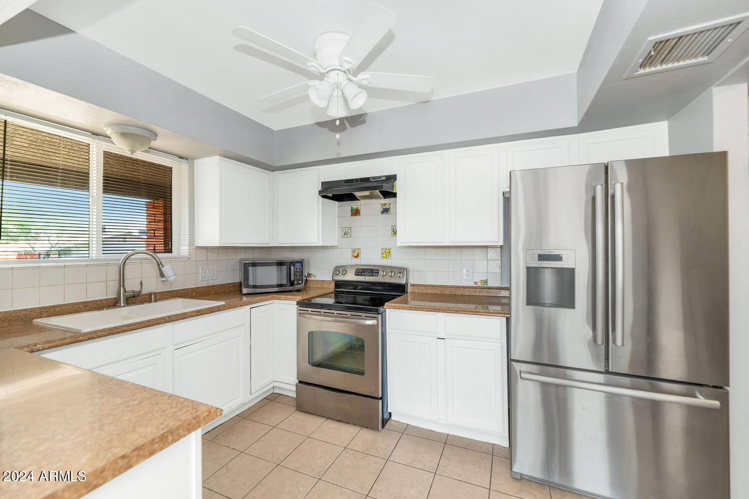 316 E VOGEL Avenue, Phoenix, AZ 85020