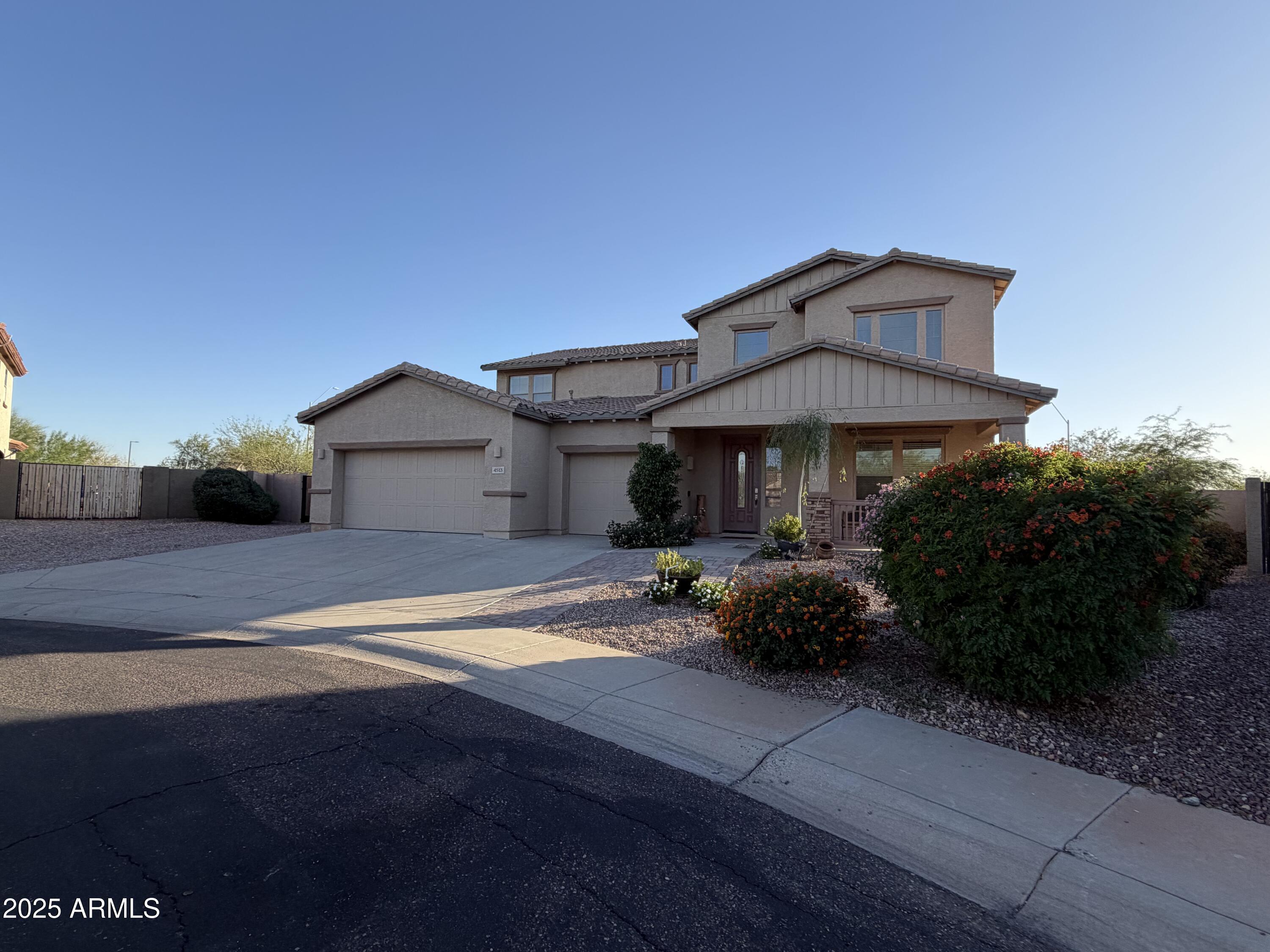 4513 W HEYERDAHL Drive, New River, AZ 85087