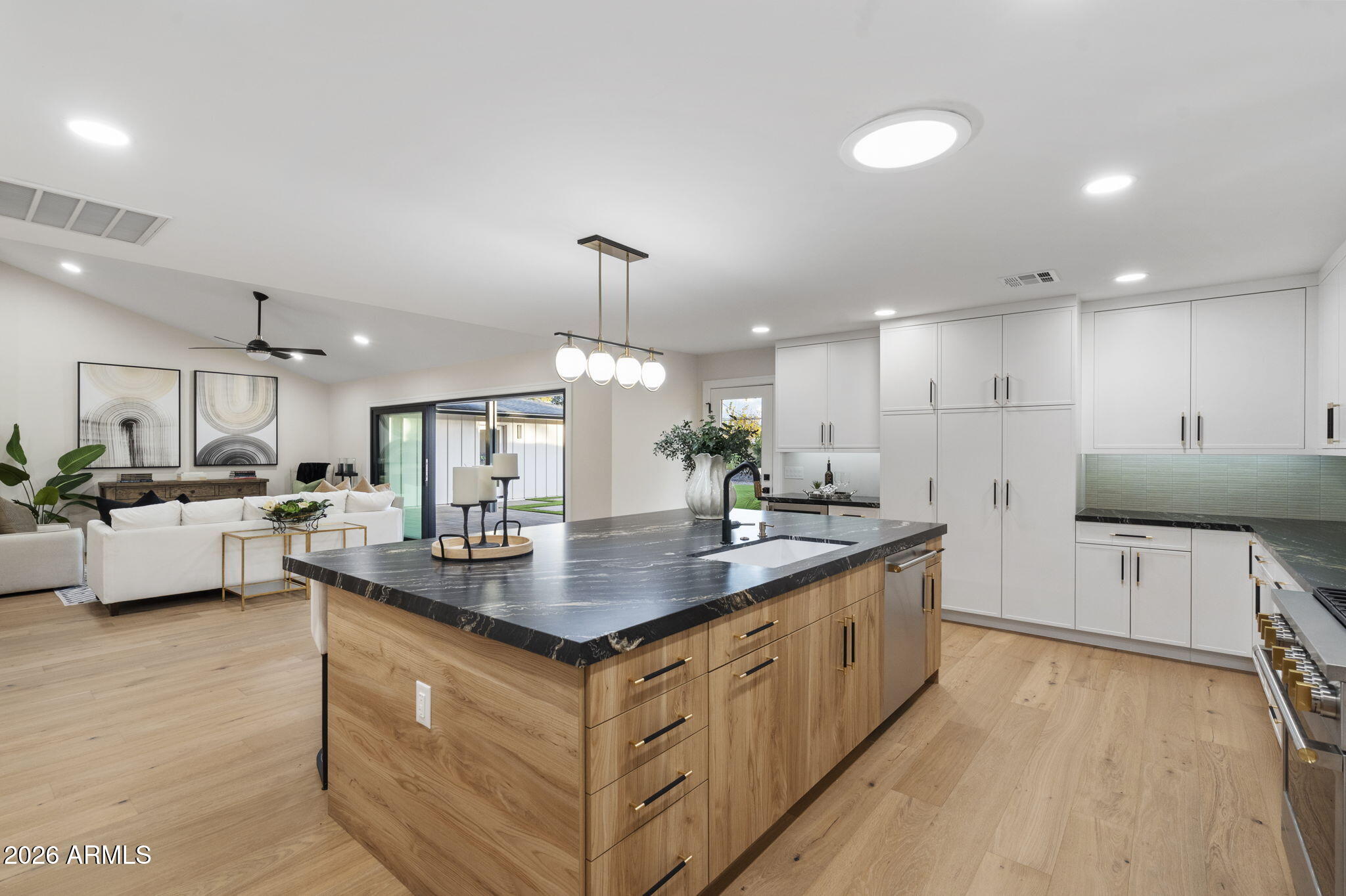 1413 E SAN MIGUEL Avenue, Phoenix, AZ 85014