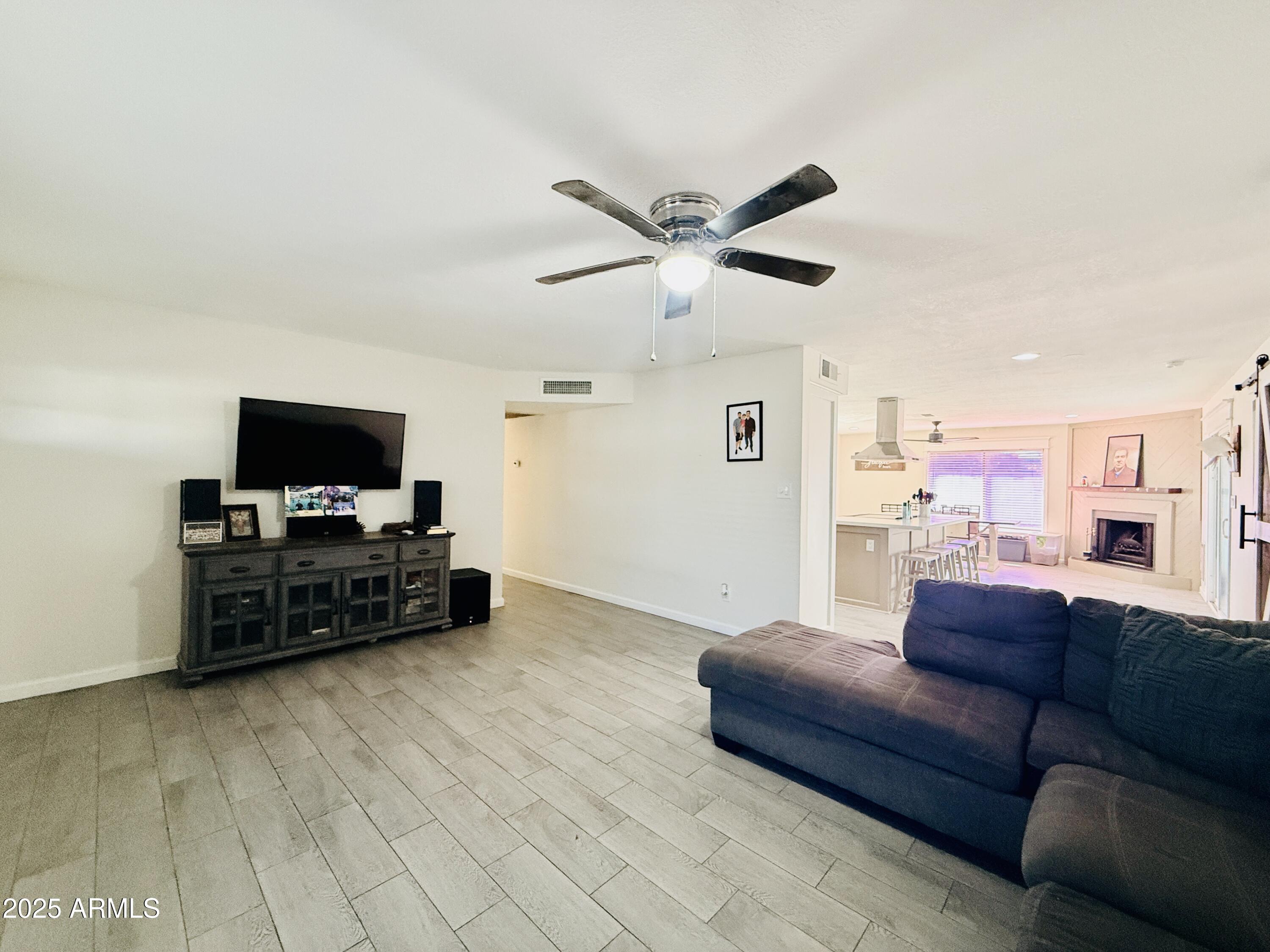 1555 W NARANJA Avenue, Mesa, AZ 85202
