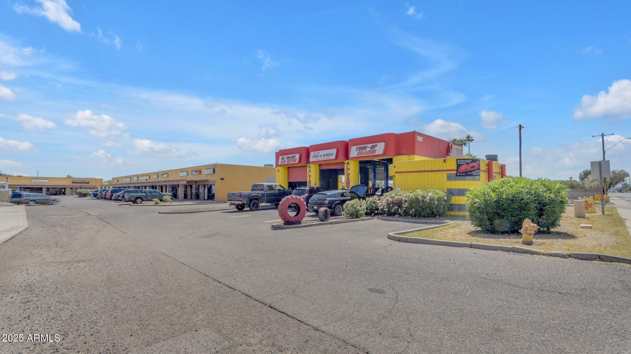 3597 W NORTHERN Avenue, Phoenix, AZ 85051