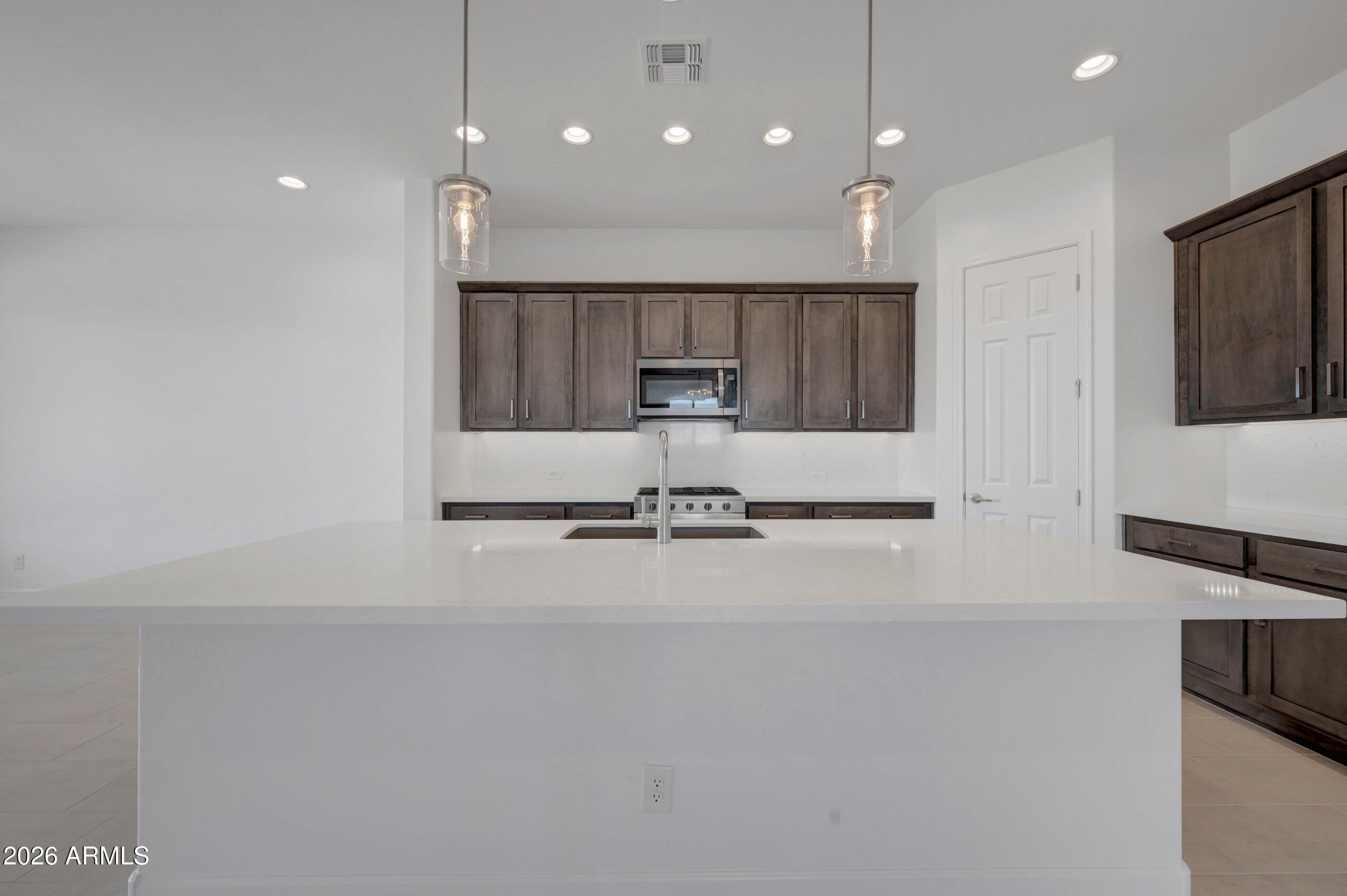 36292 N GRAPEVINE Drive, San Tan Valley, AZ 85140