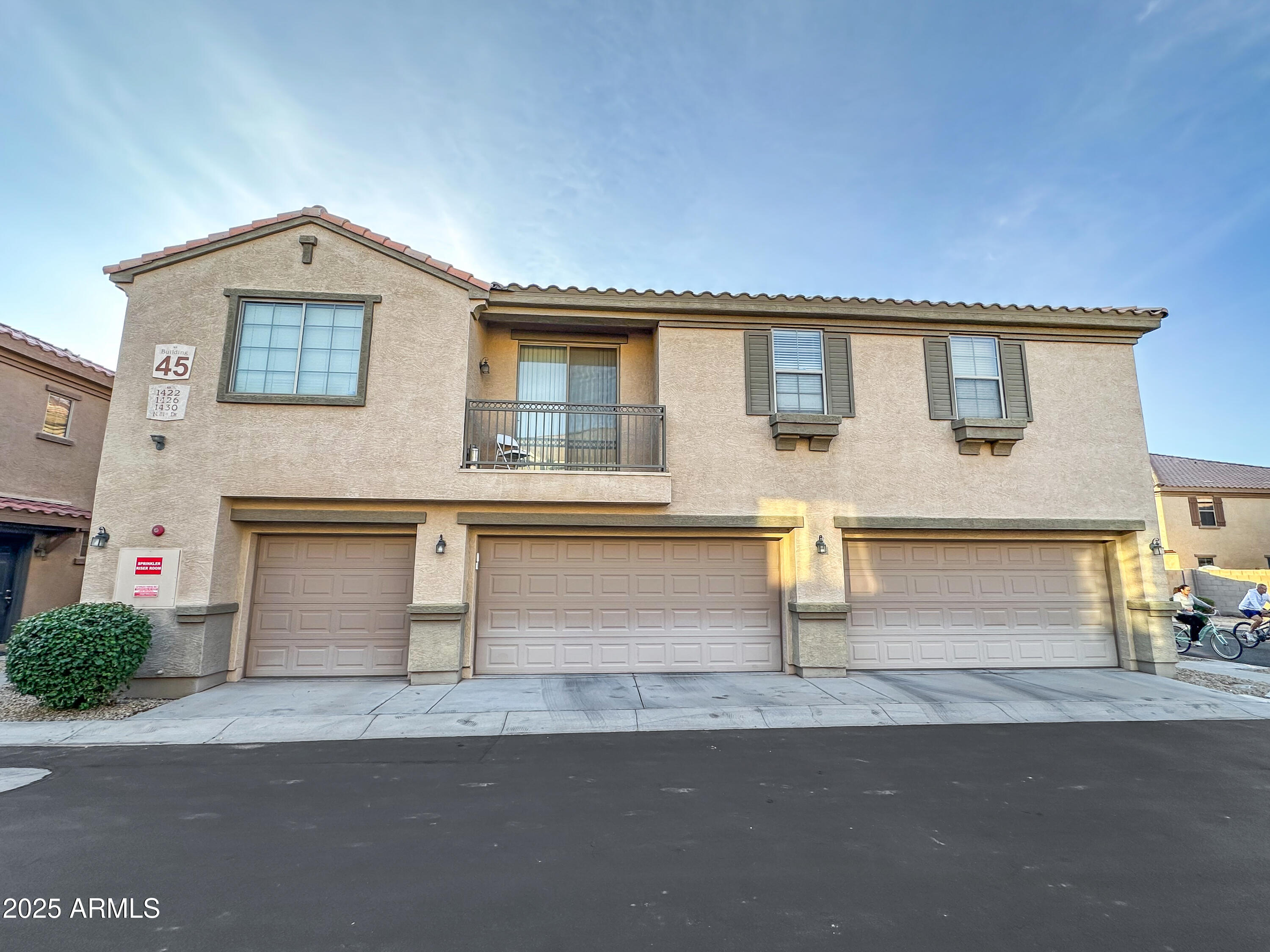 1426 N 81ST Drive, Phoenix, AZ 85043