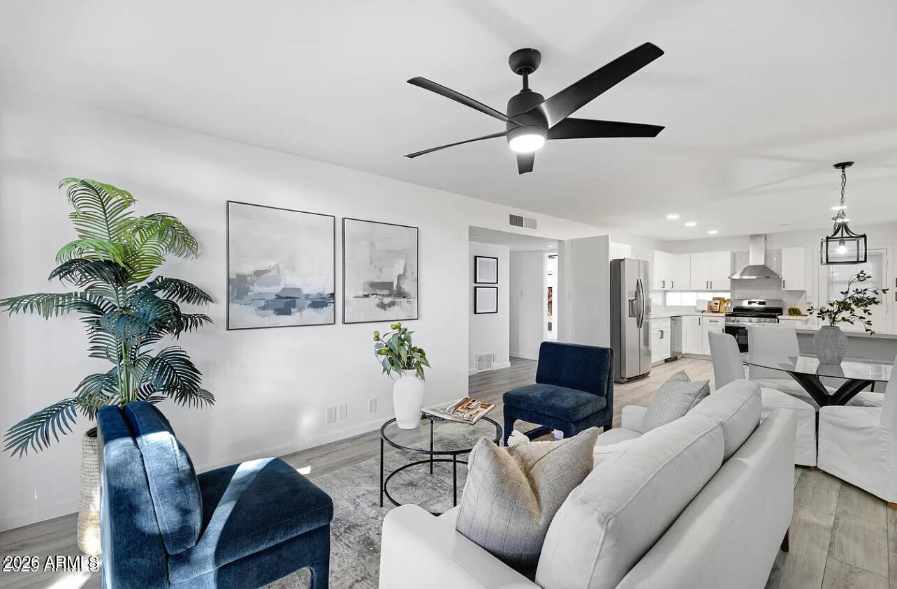 1101 E BETHANY HOME Road 15, Phoenix, AZ 85014