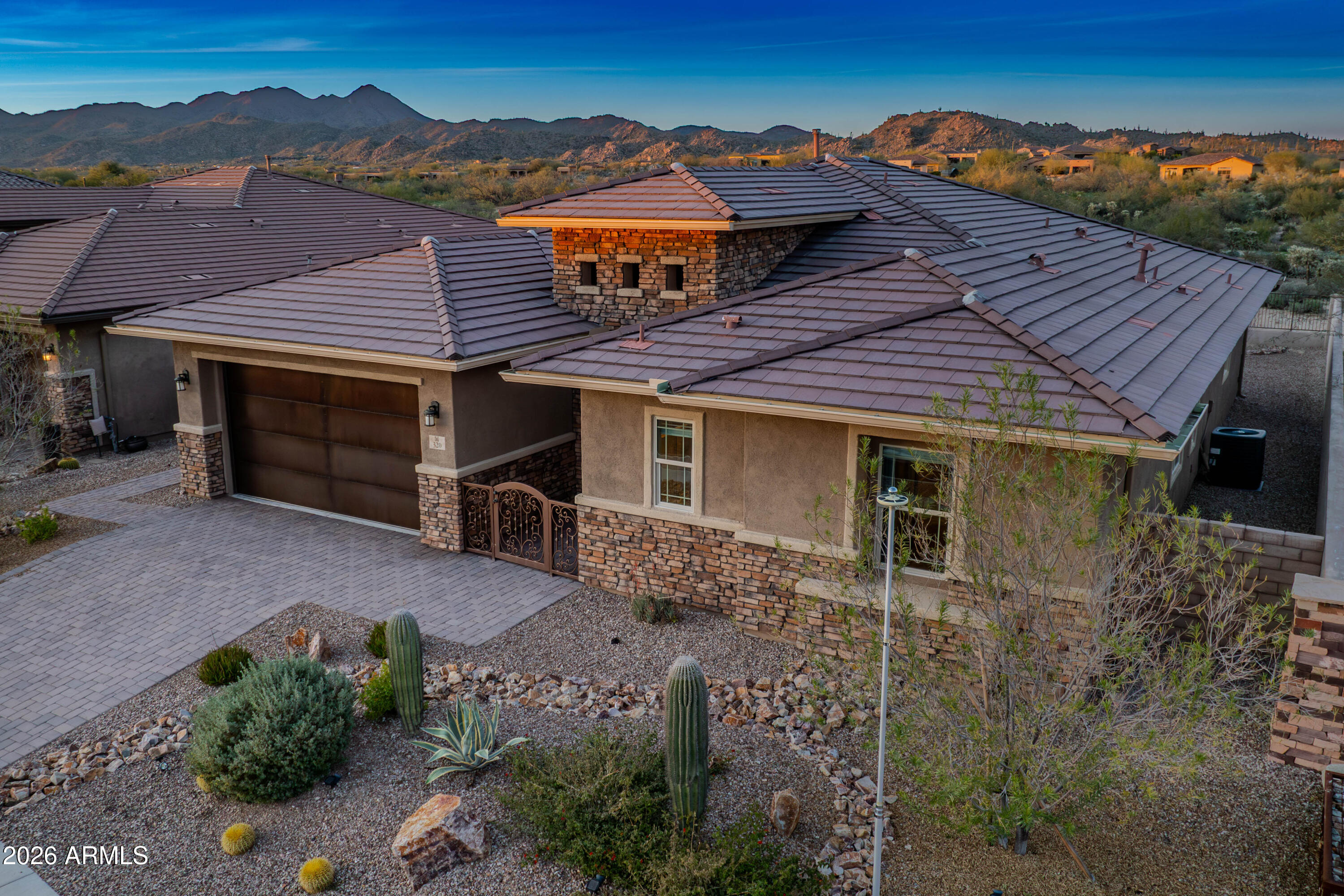320 W SAGUARO ARM Trail, Oro Valley, AZ 85755