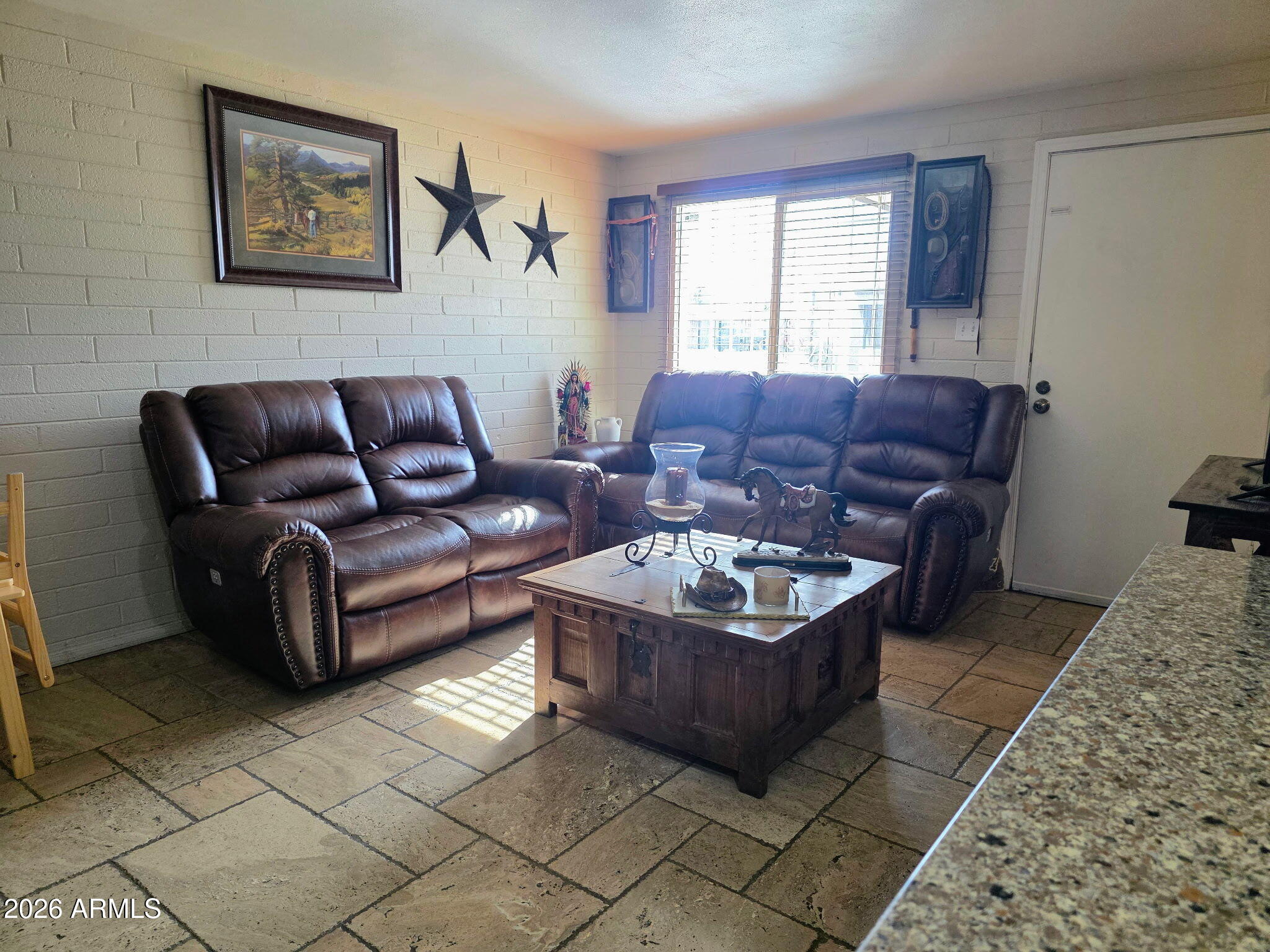 7123 W HAZELWOOD Street, Phoenix, AZ 85033