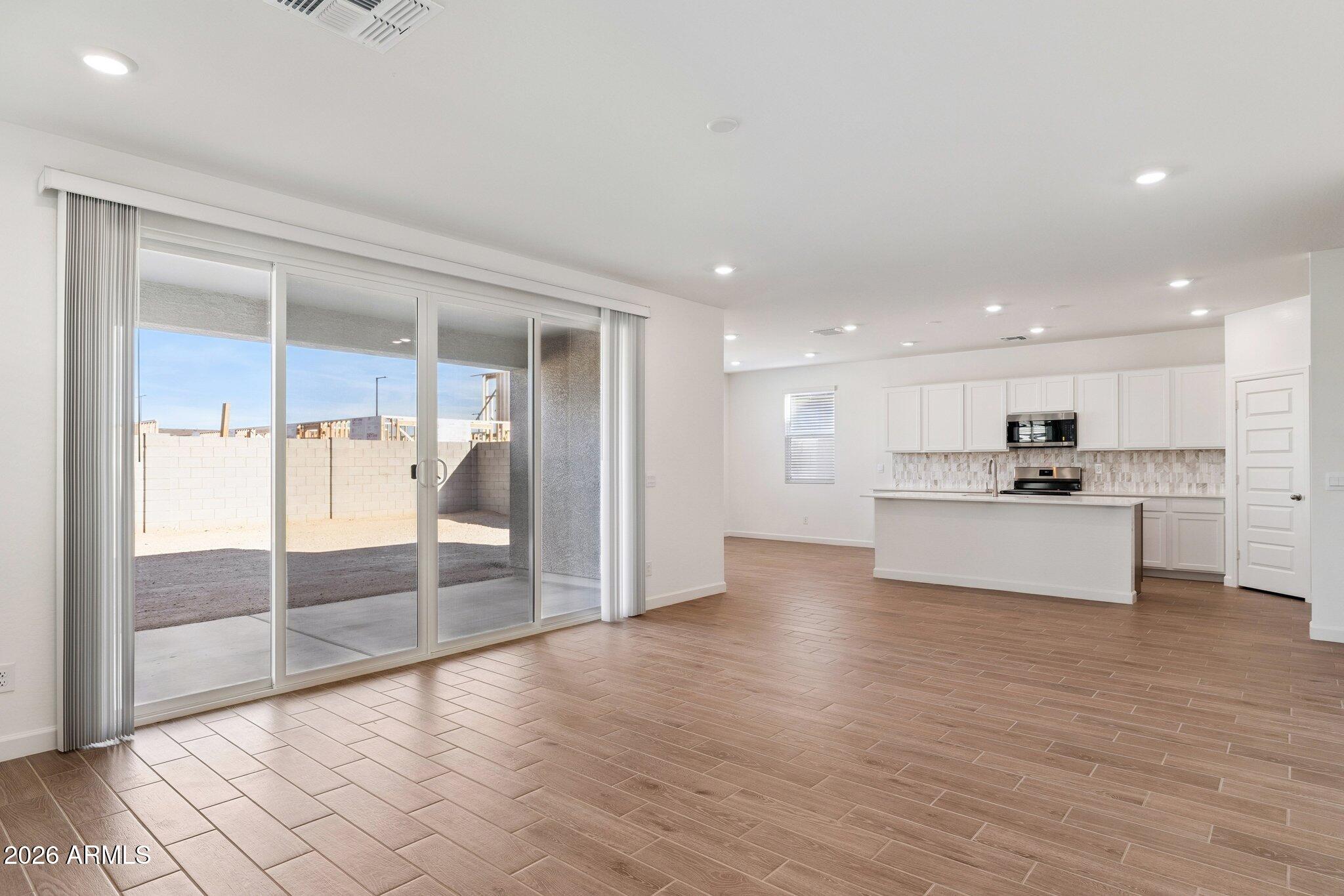24242 W SOUTHGATE Avenue, Buckeye, AZ 85326