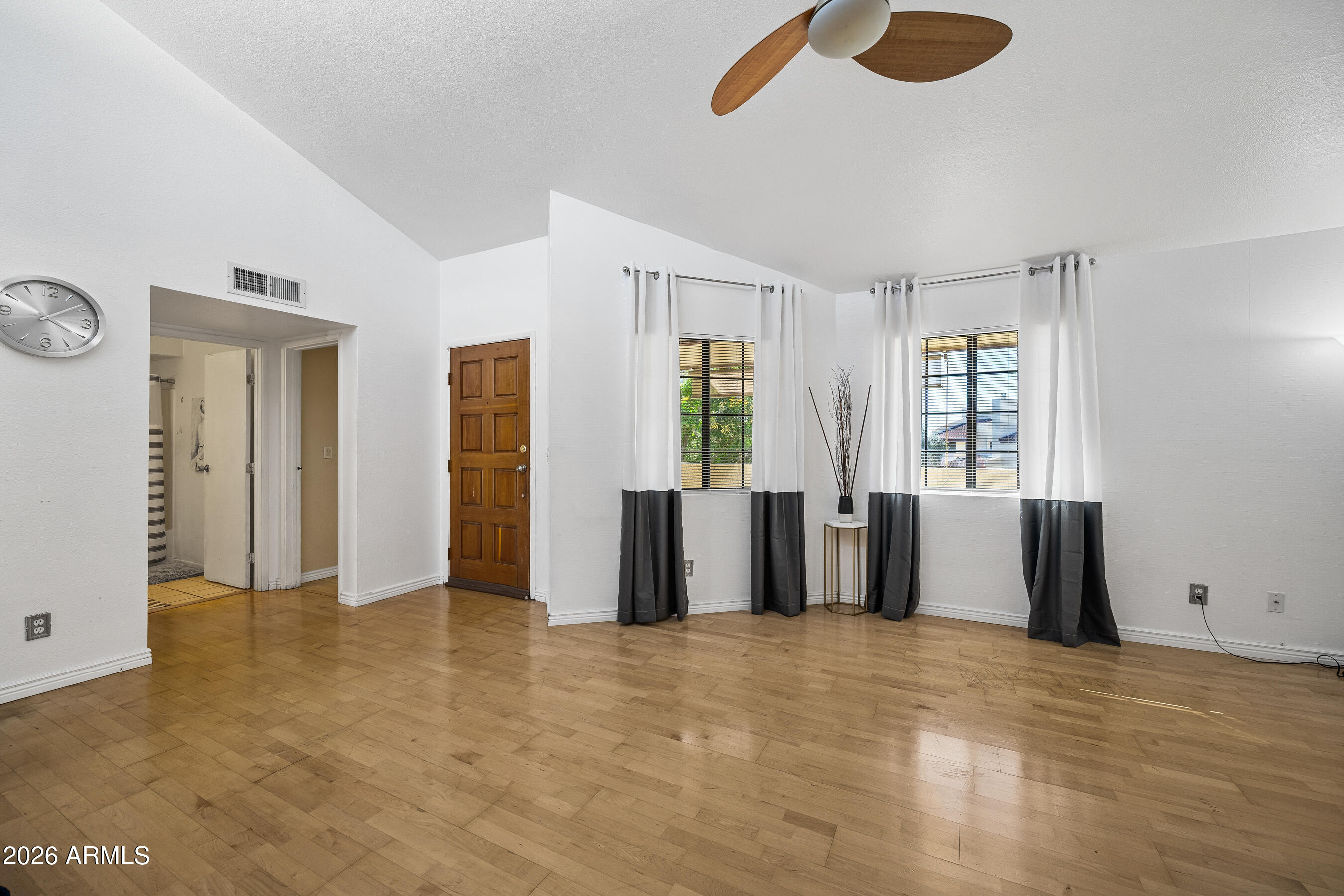 2020 W UNION HILLS Drive 211, Phoenix, AZ 85027
