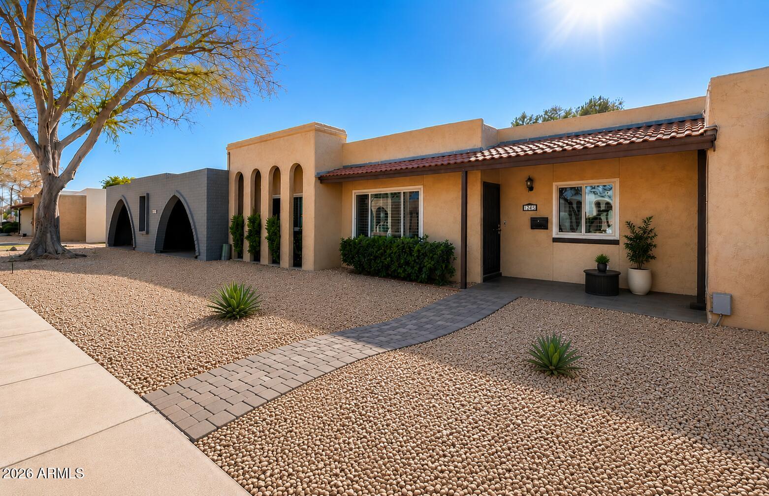 1833 W CITRUS Way, Phoenix, AZ 85015