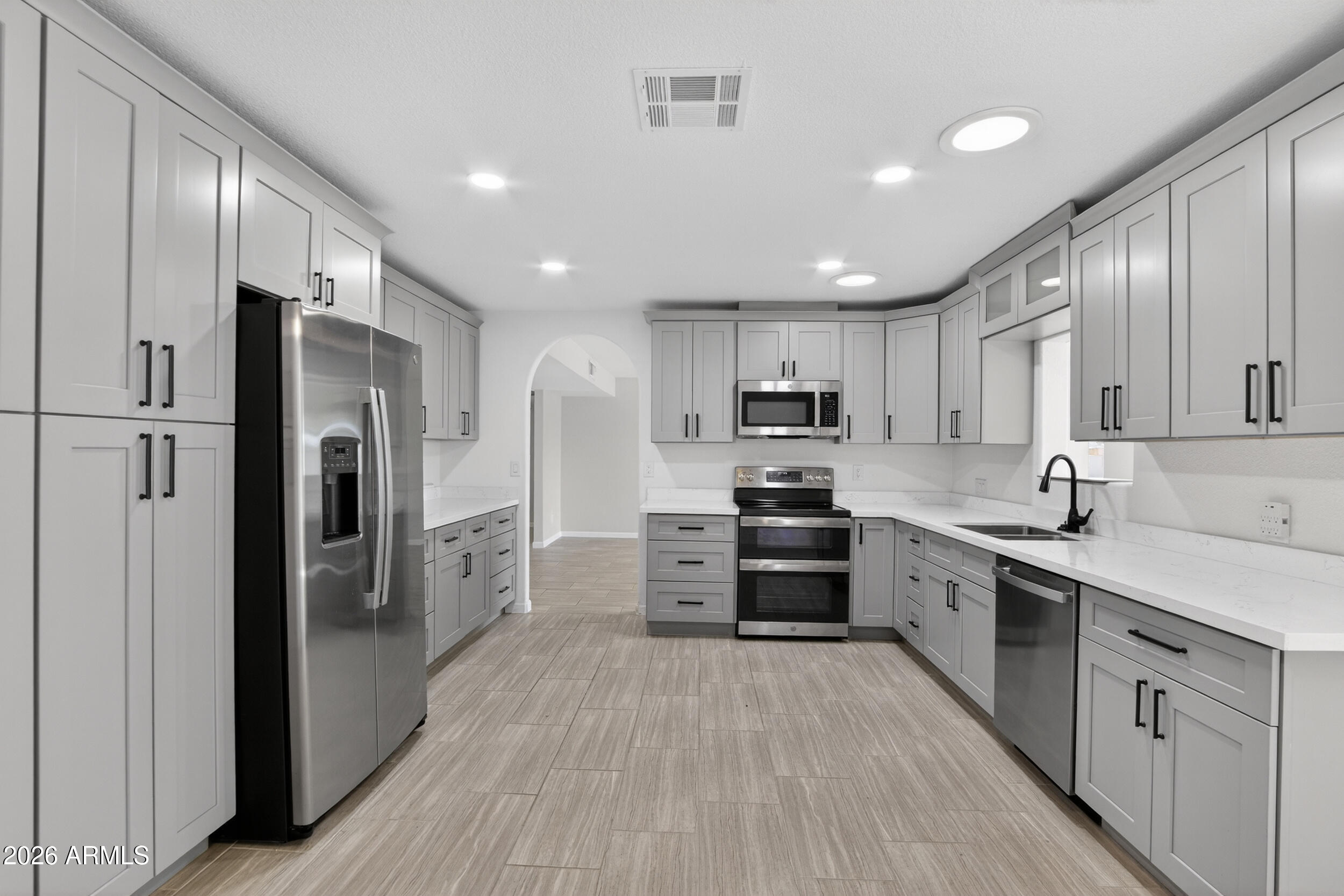 25608 S PINEWOOD Drive, Sun Lakes, AZ 85248