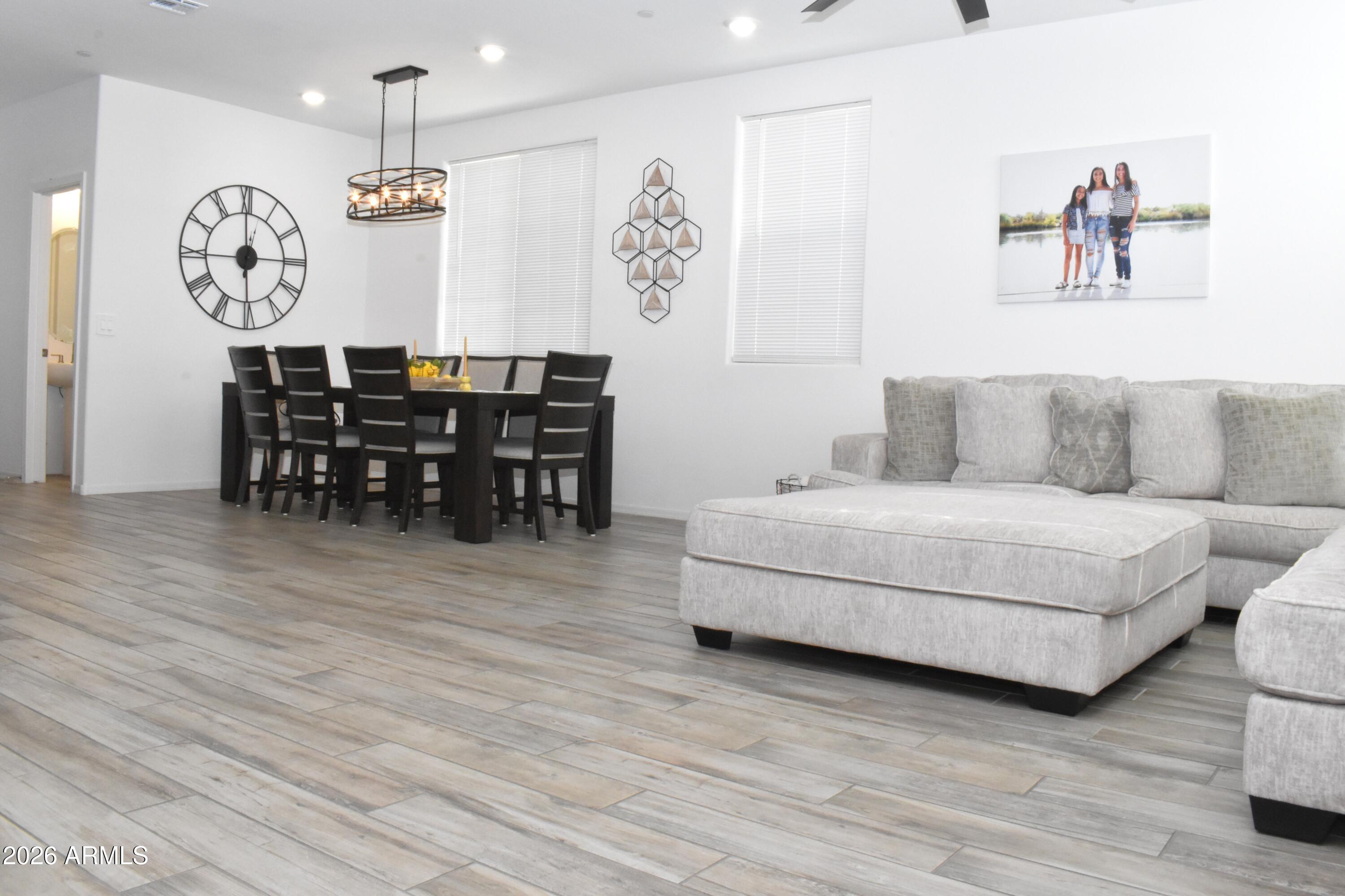 1821 E BERNIE Lane 107, Gilbert, AZ 85295