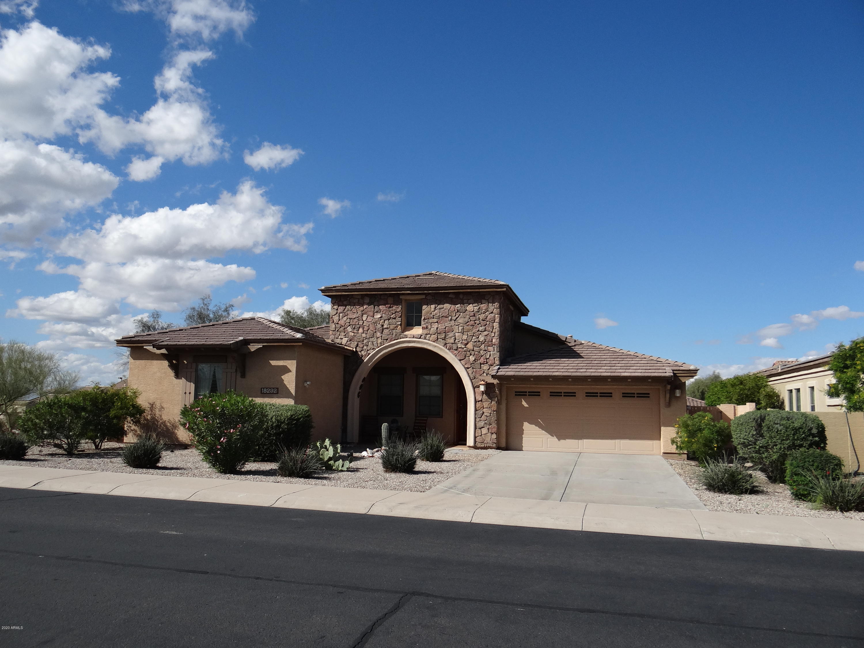 18232 W LAS CRUCES Drive, Goodyear, AZ 85338