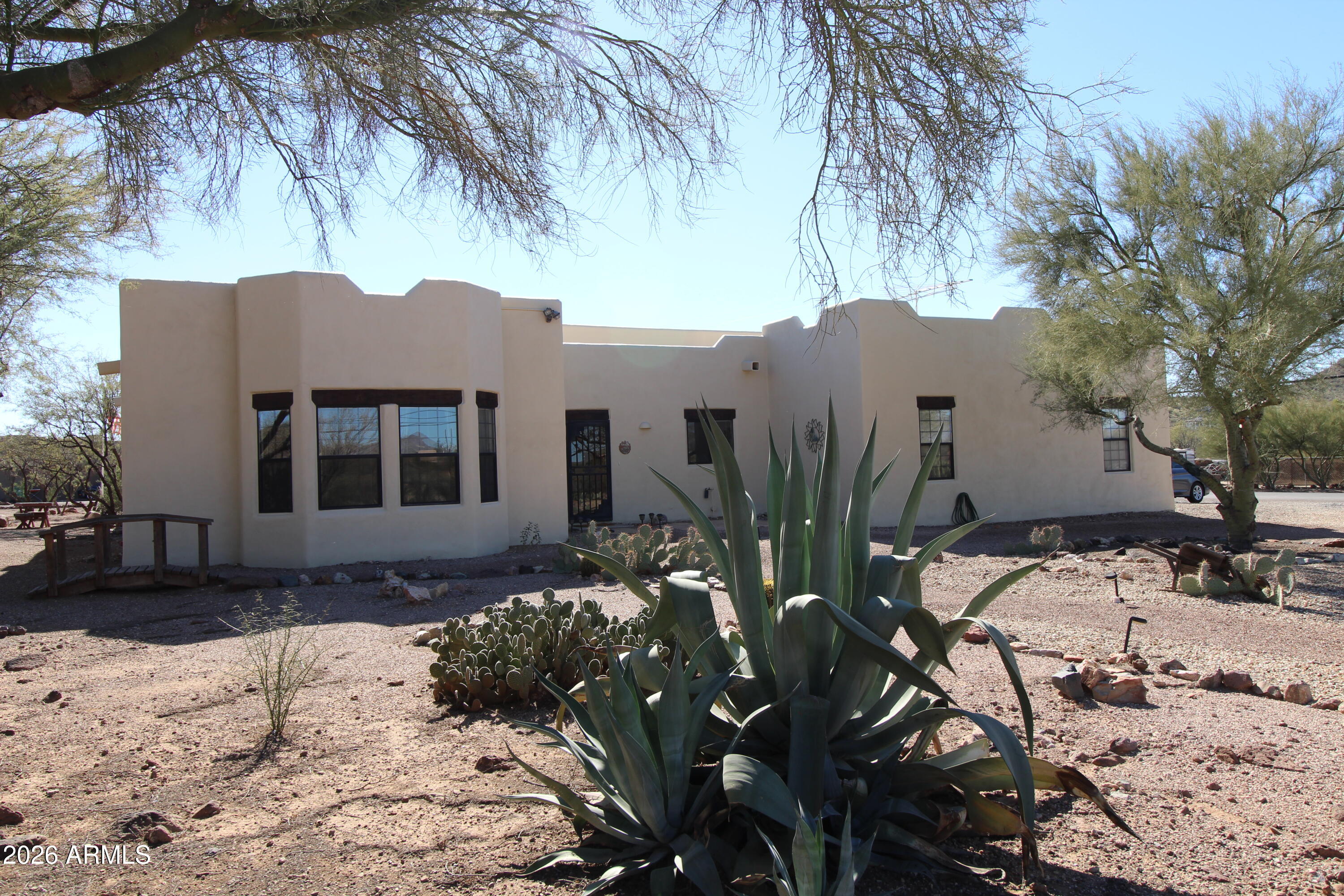1405 E CIRCLE MOUNTAIN Road, New River, AZ 85087