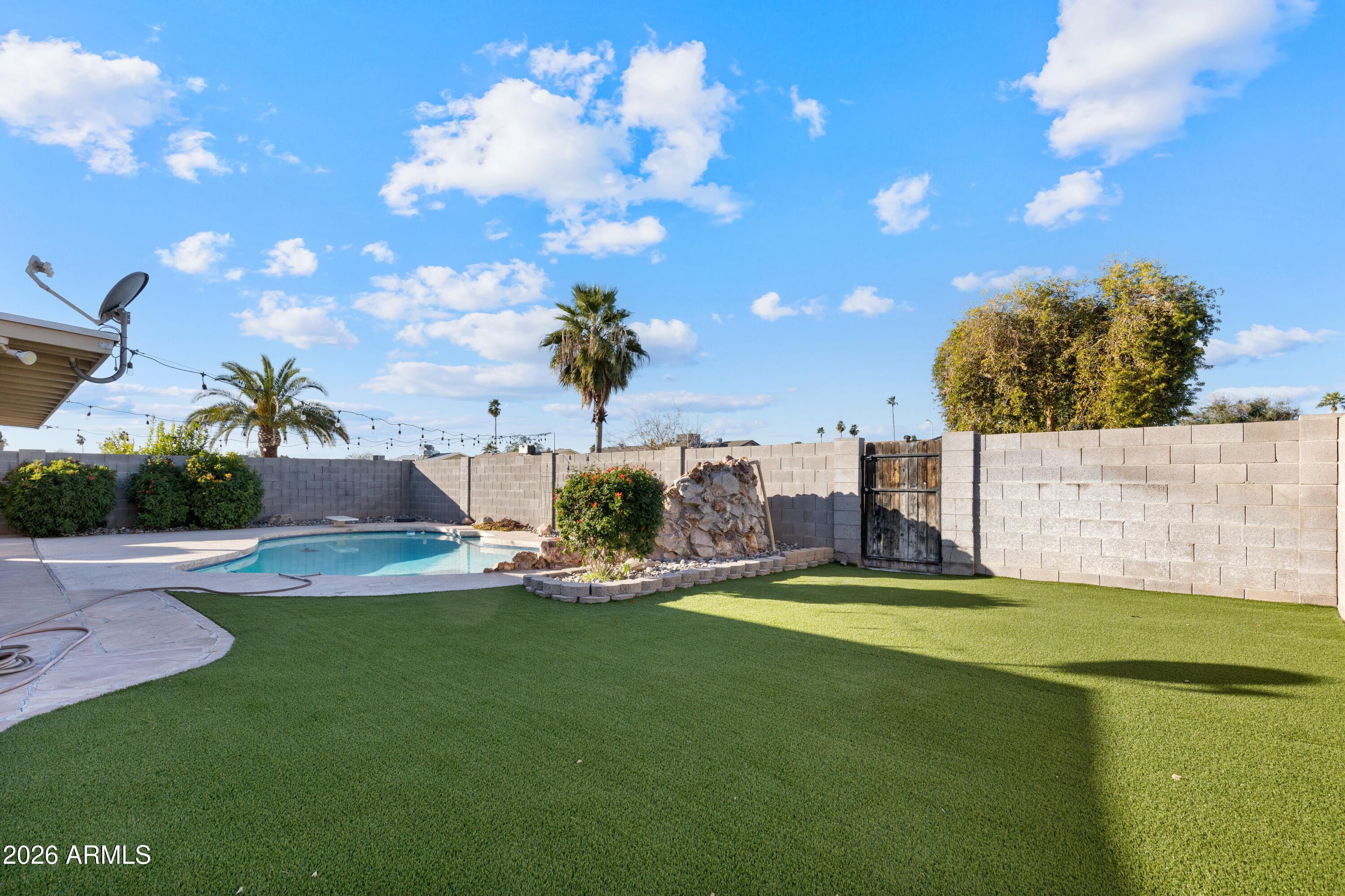 520 E WATSON Drive, Tempe, AZ 85283