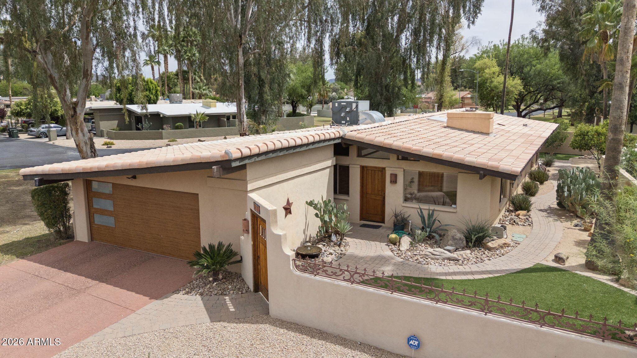 601 W GIBRALTAR Lane, Phoenix, AZ 85023