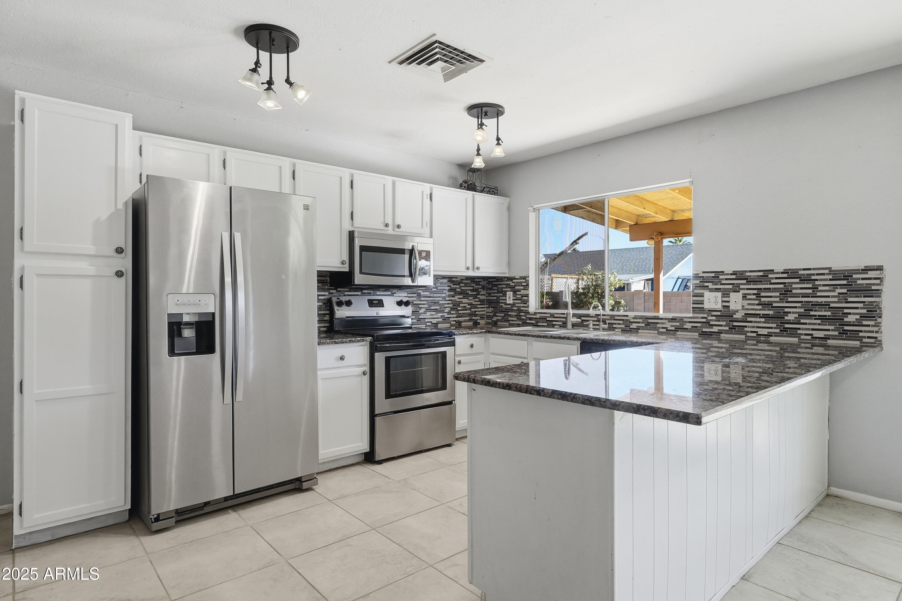 953 E HACKAMORE Street, Mesa, AZ 85203