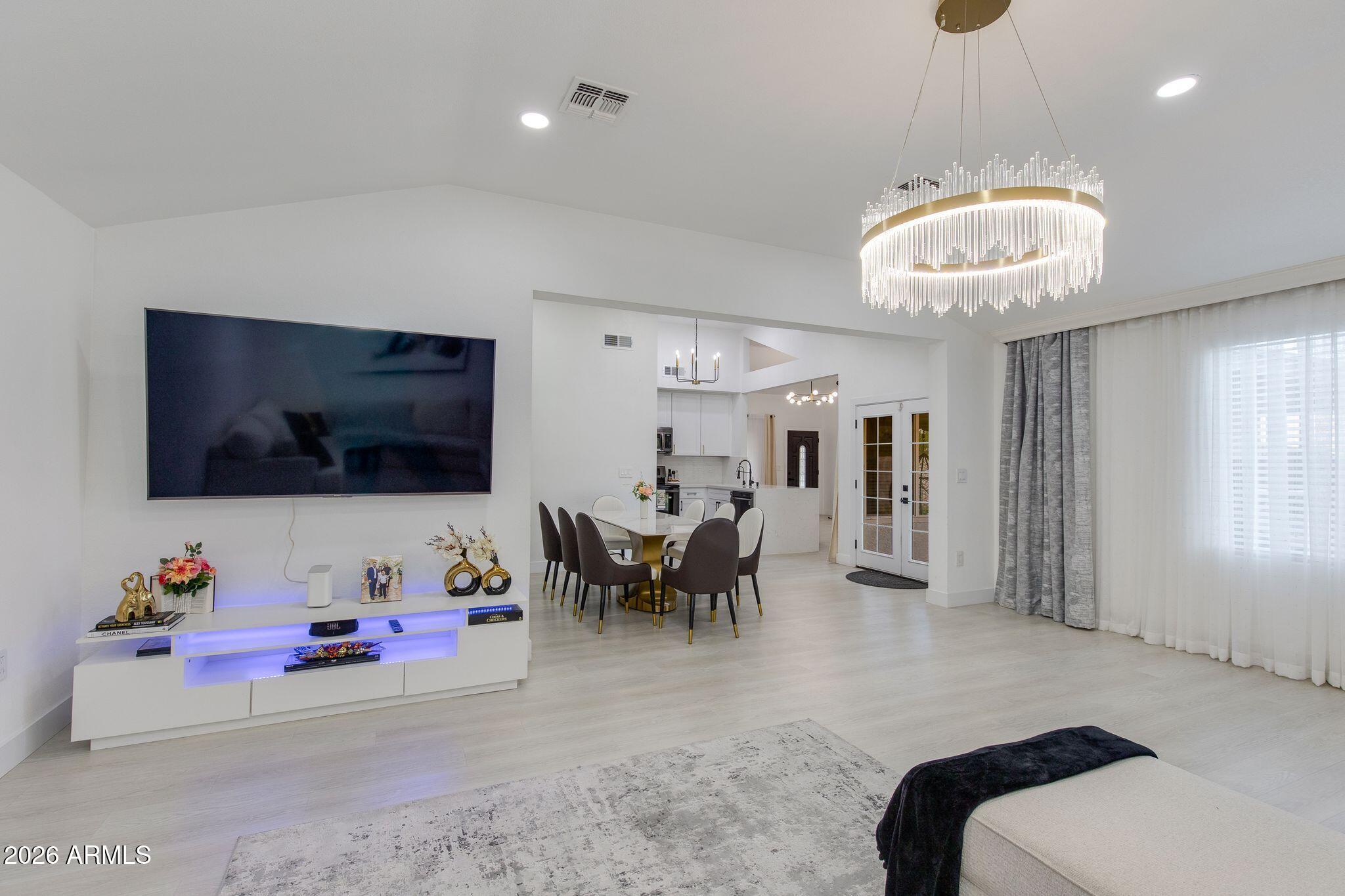 5216 W VOLTAIRE Drive, Glendale, AZ 85304