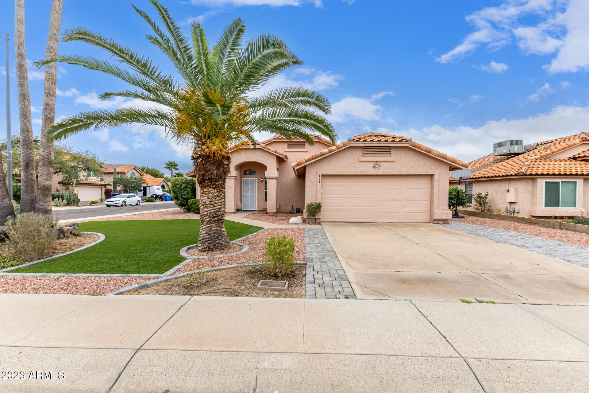 3525 E WICKIEUP Lane, Phoenix, AZ 85050