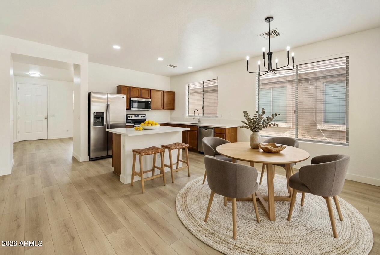 3129 W T RYAN Lane, Phoenix, AZ 85041