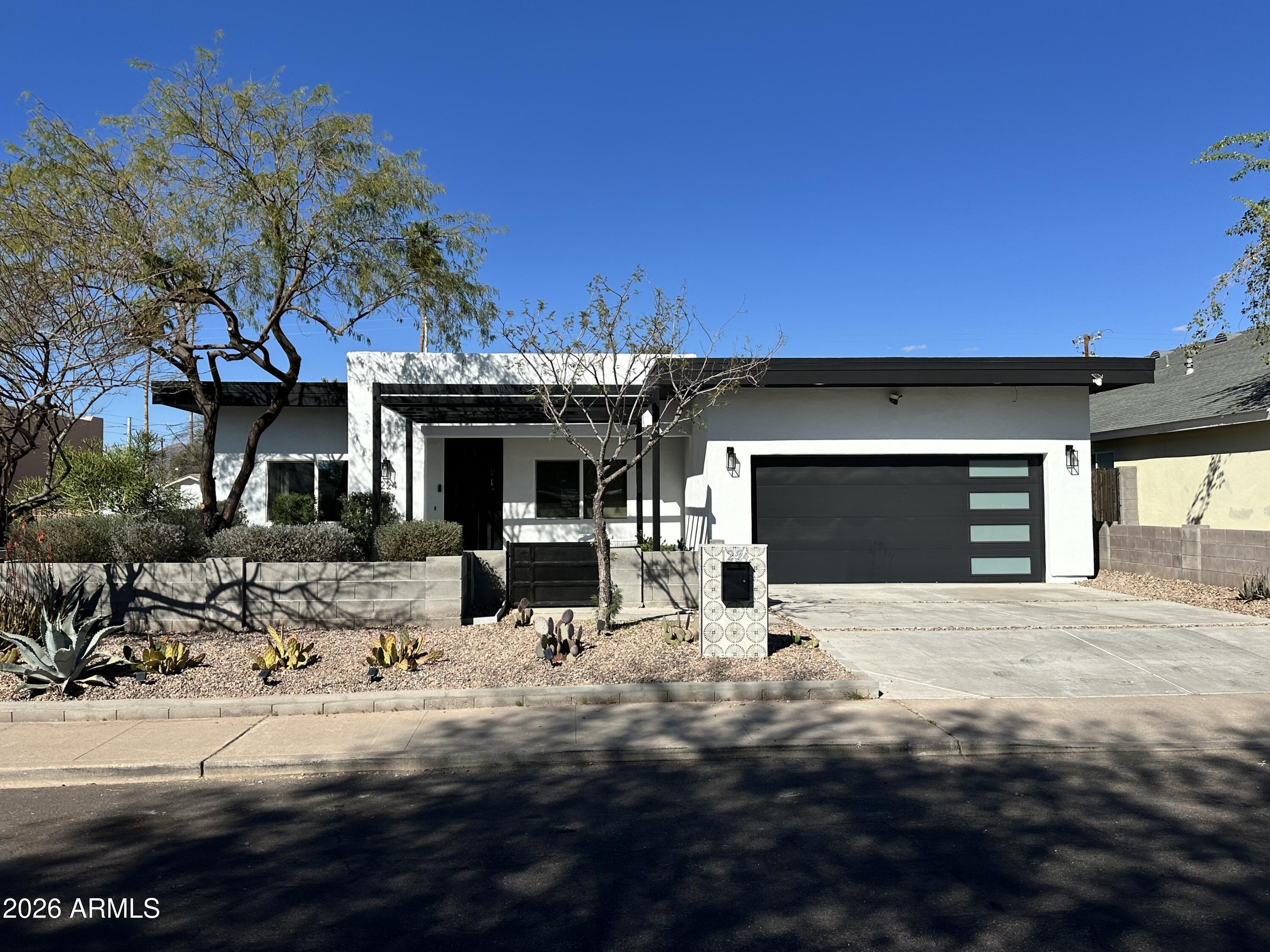 1224 E HAYWARD Avenue, Phoenix, AZ 85020