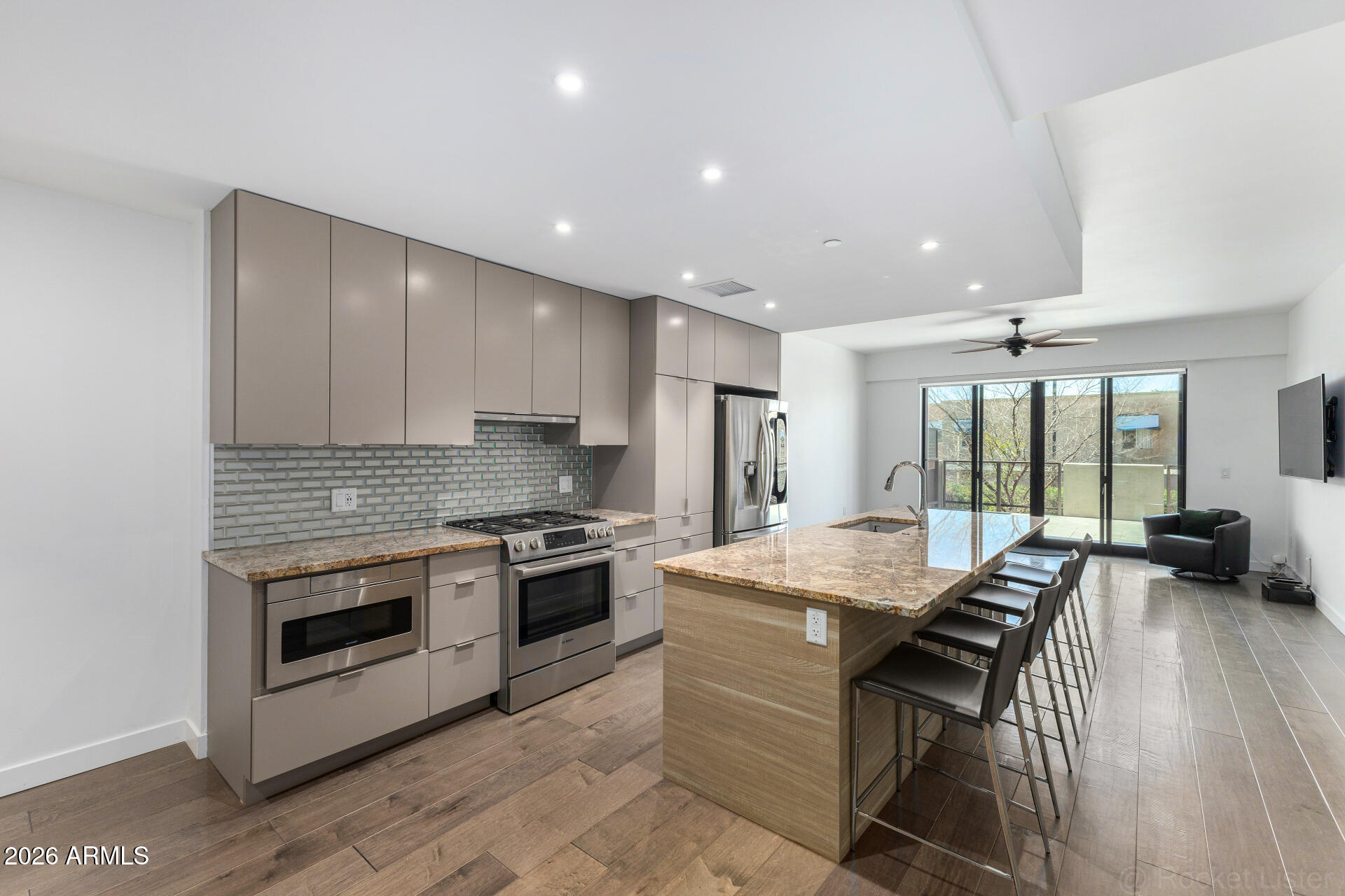 2300 E CAMPBELL Avenue 104, Phoenix, AZ 85016