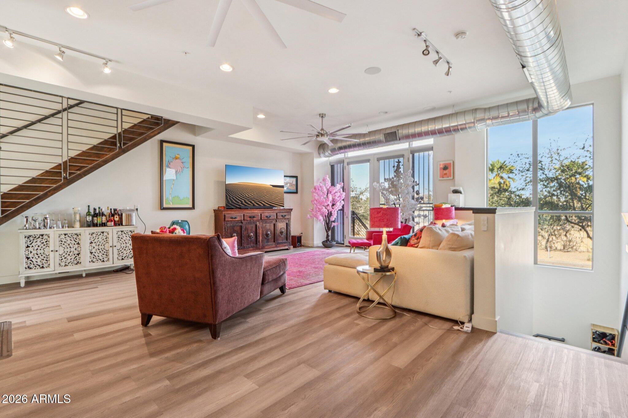524 E AMES Place, Phoenix, AZ 85004