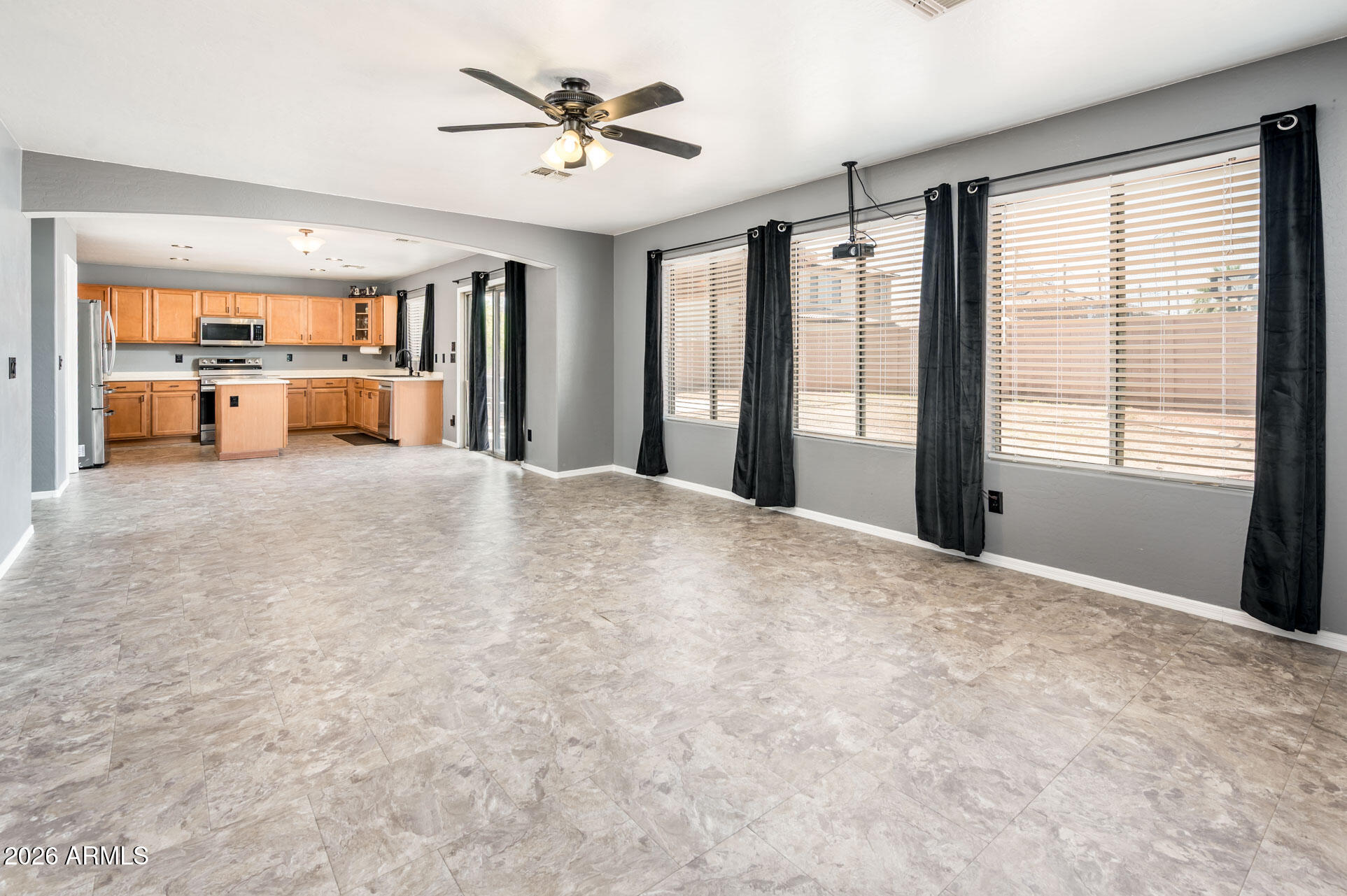 9735 W KIRBY Avenue, Tolleson, AZ 85353