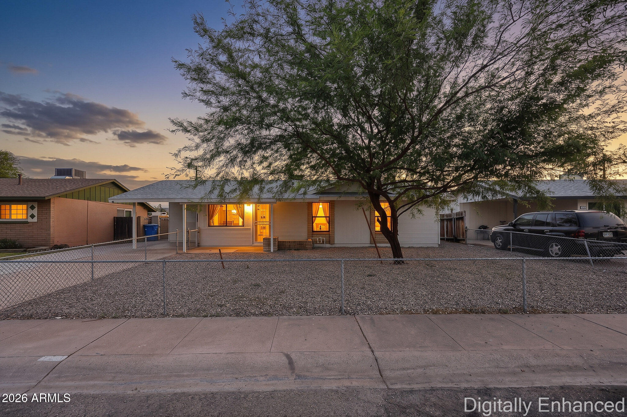 8201 W EARLL Drive, Phoenix, AZ 85033