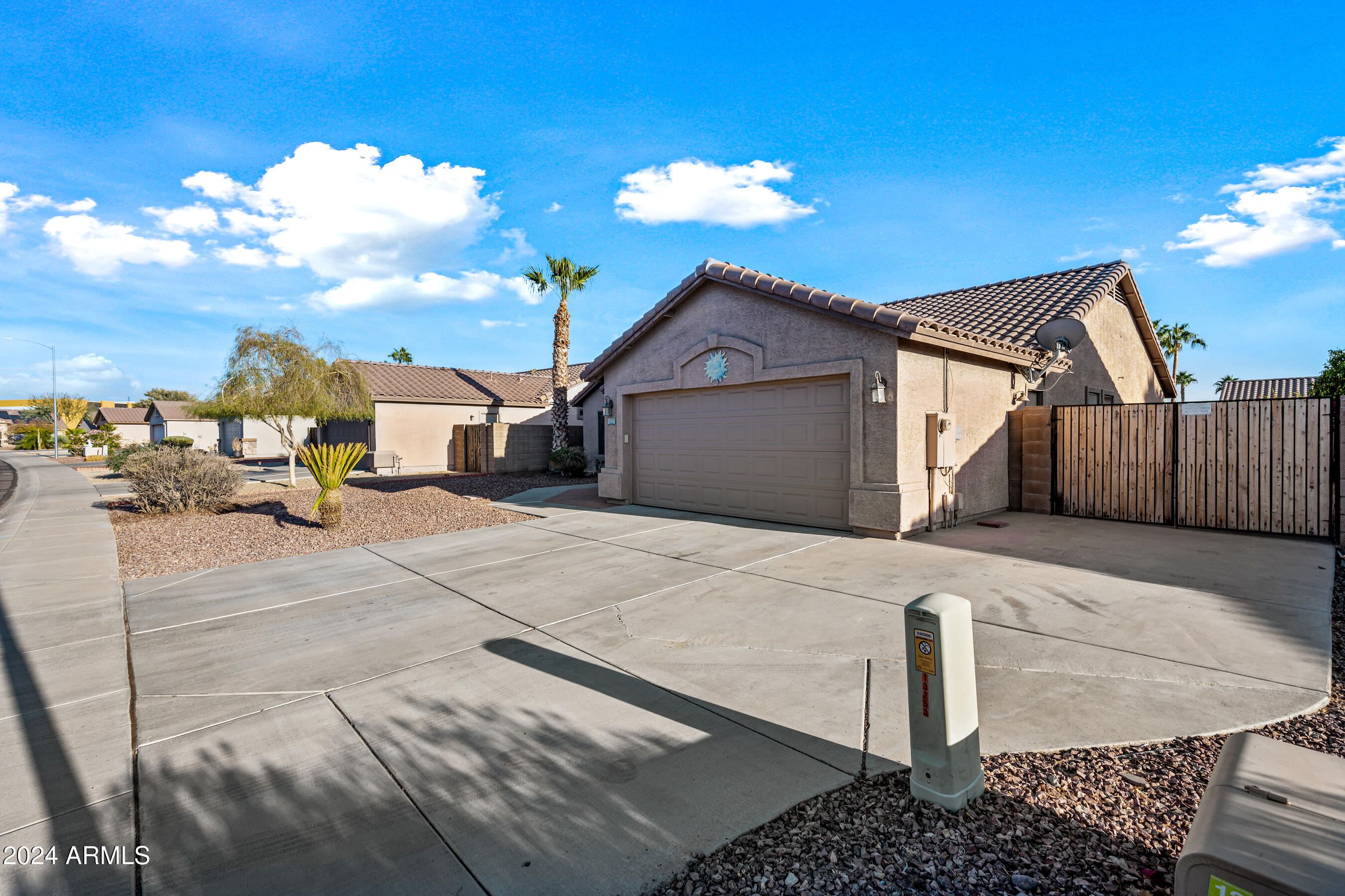 13253 W Paradise Lane, Surprise, AZ 85374