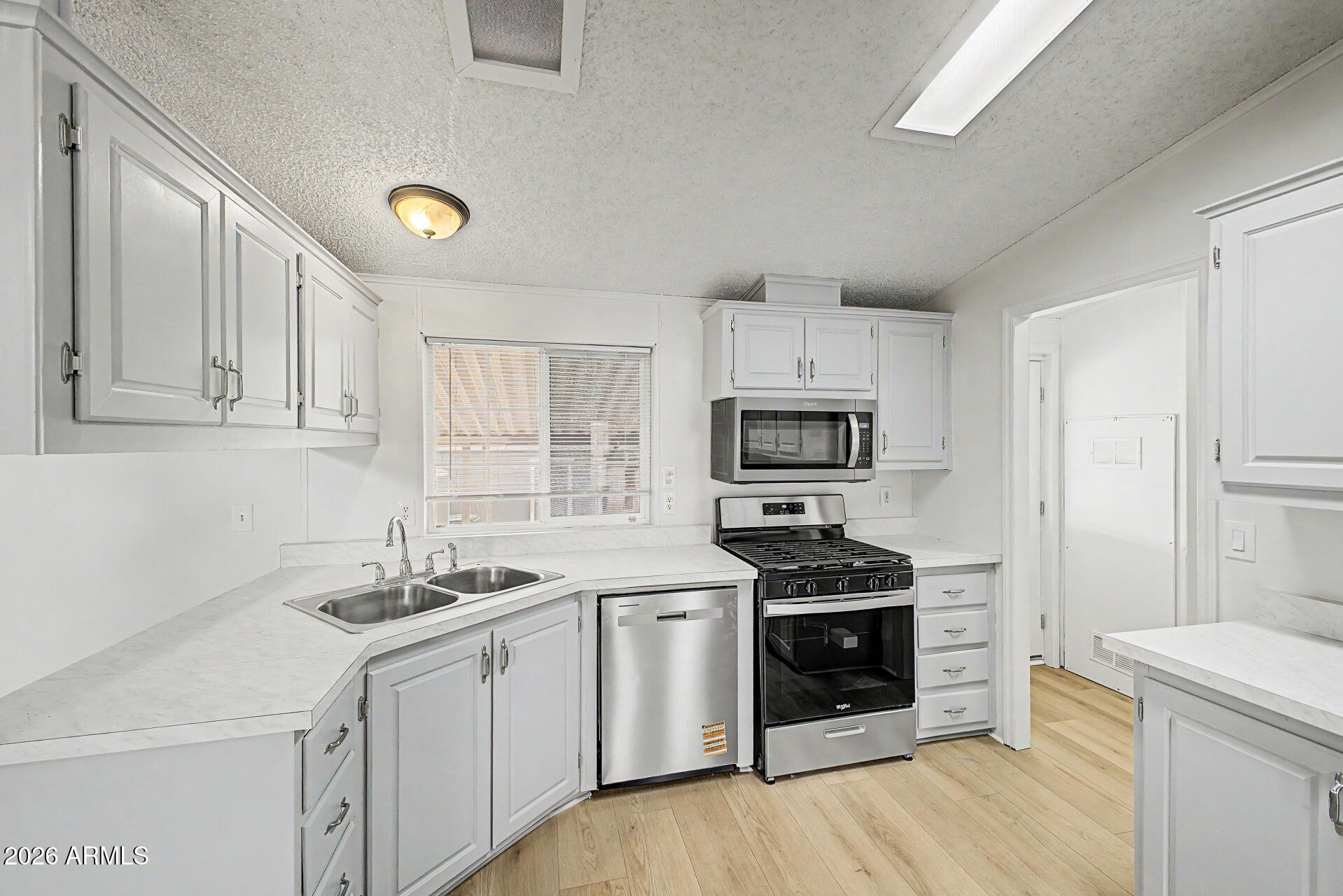 2131 E UNION HILLS Drive M25, Phoenix, AZ 85024