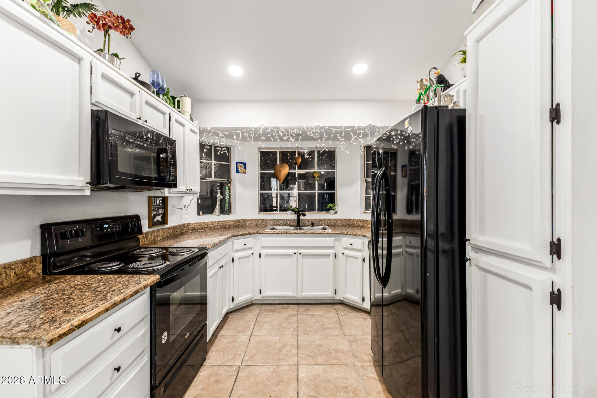 6530 W NORTH Lane, Glendale, AZ 85302