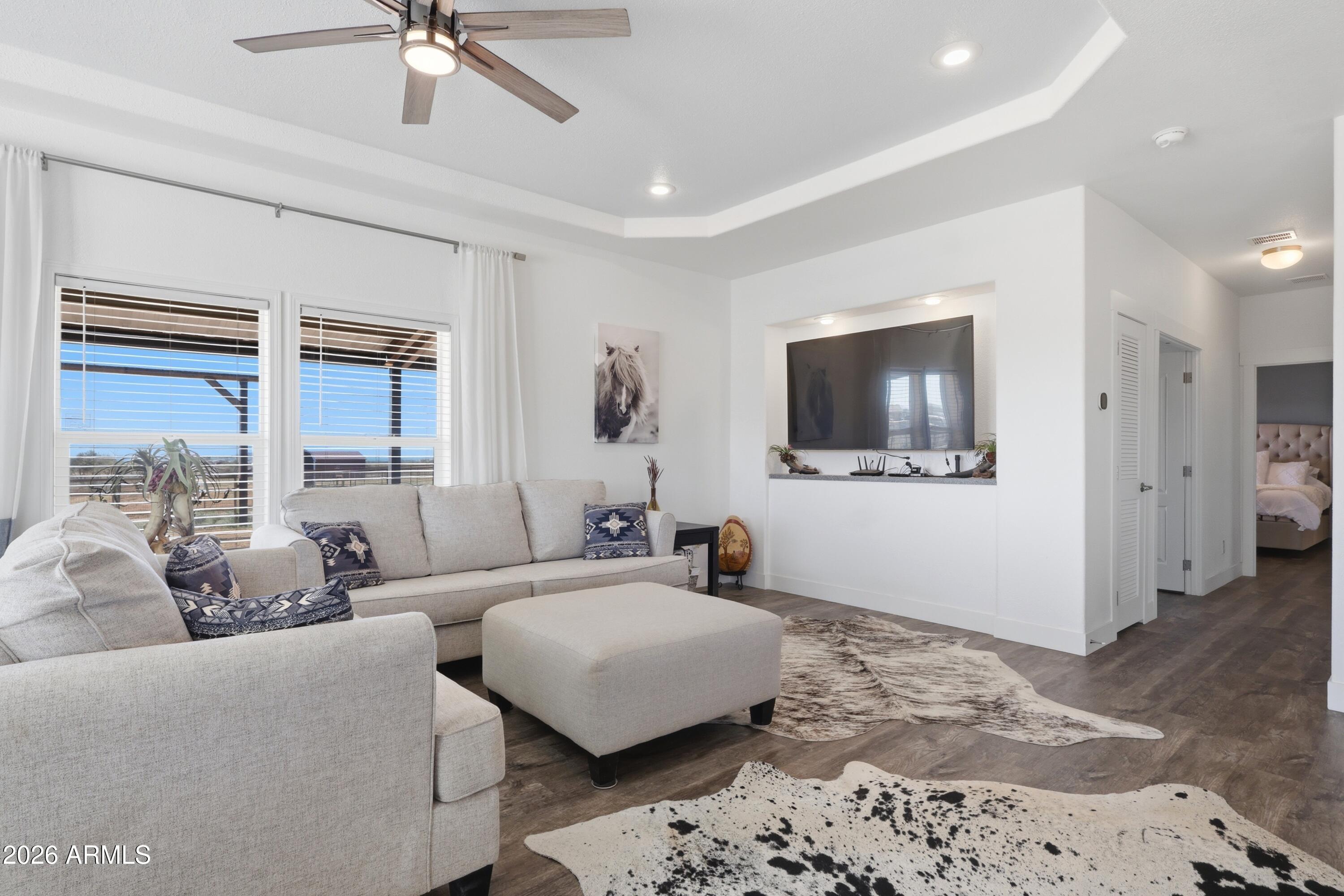 22454 W Steel Horse Road, Congress, AZ 85332