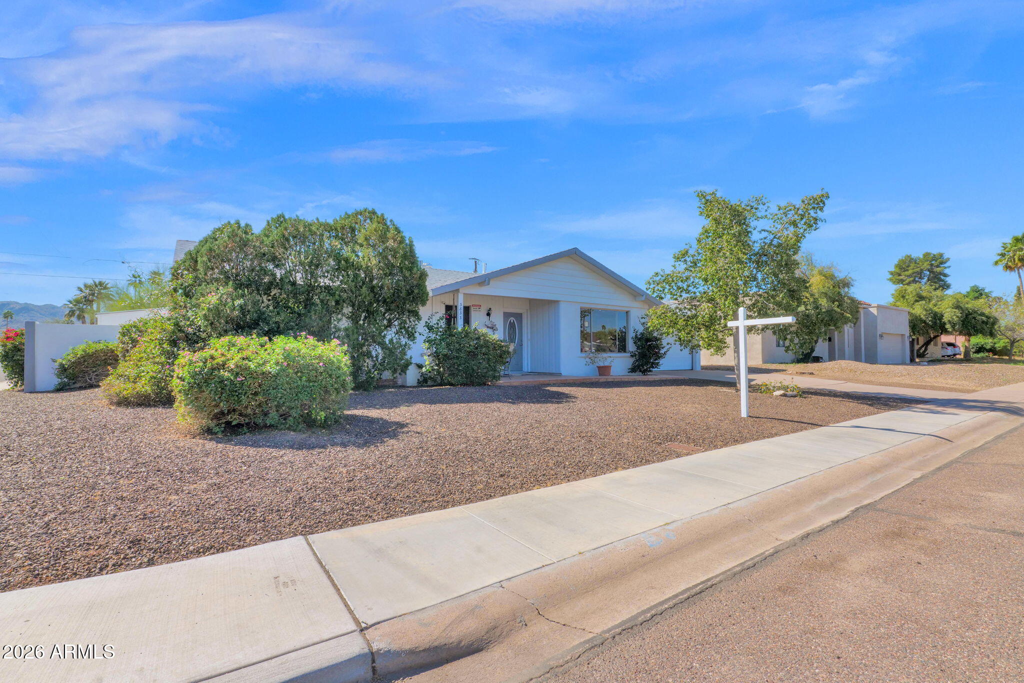 3833 E DESERT COVE Avenue, Phoenix, AZ 85028