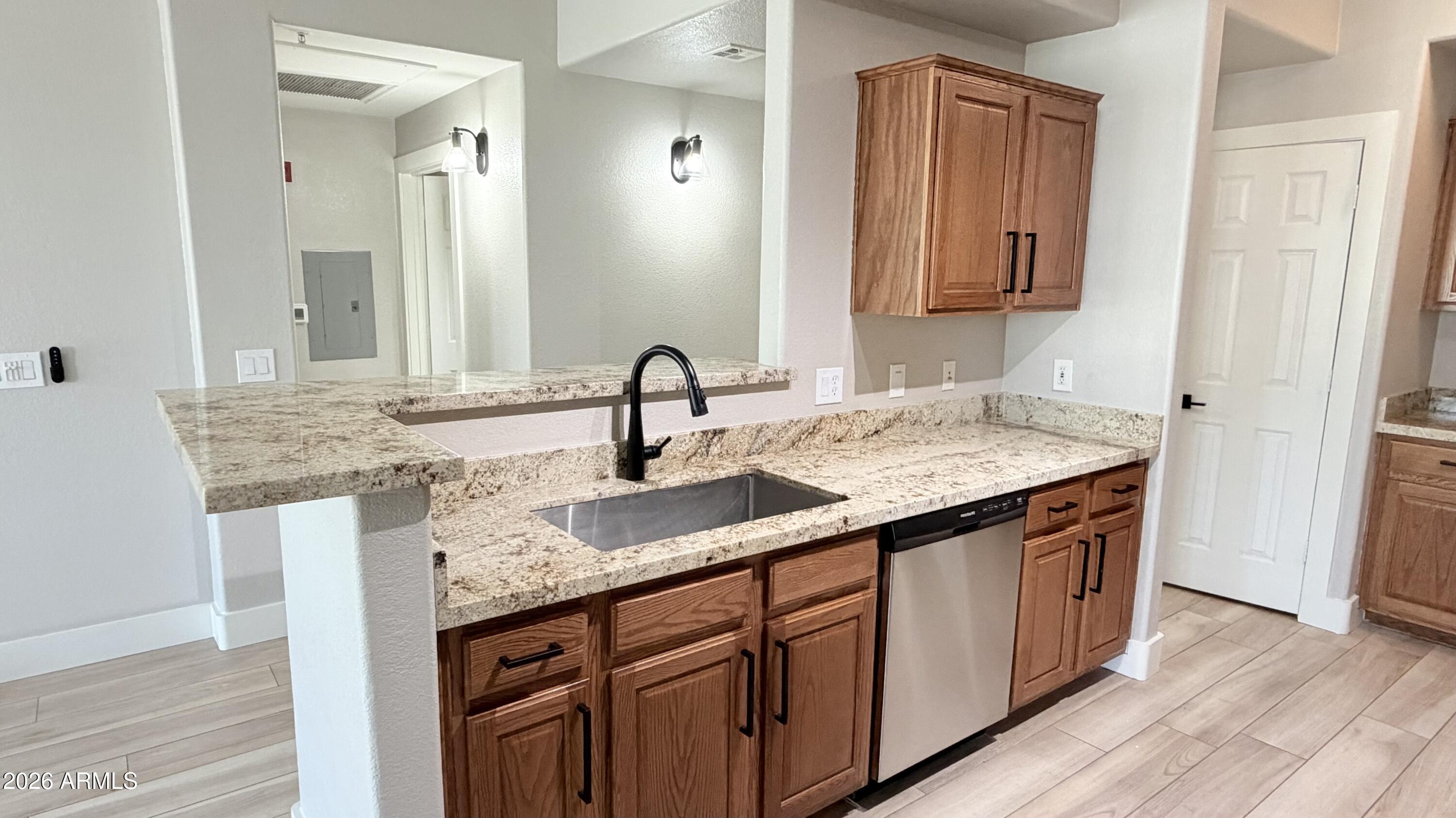 420 W 1st Street 214, Tempe, AZ 85281