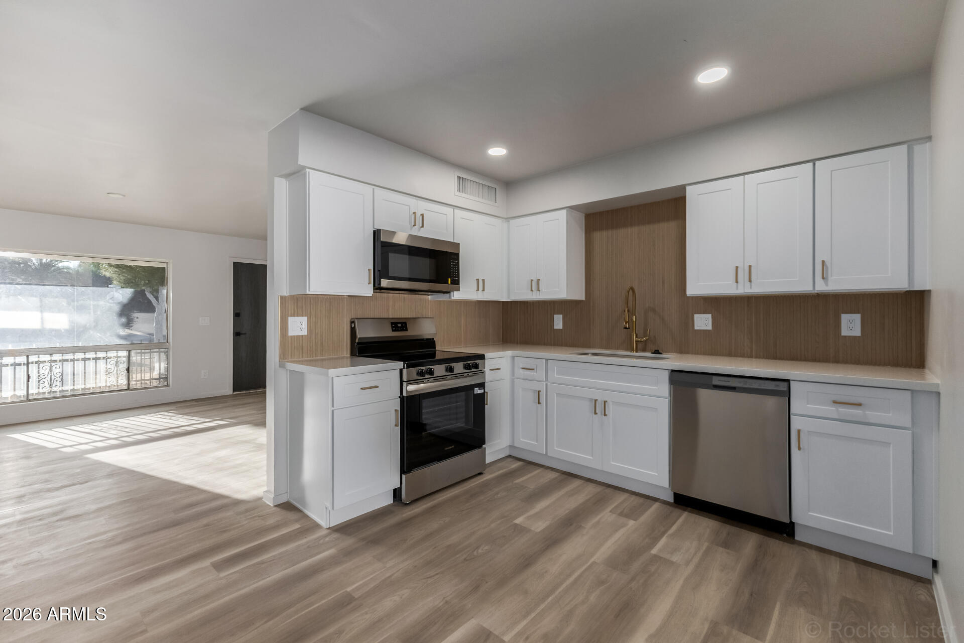 15419 N 20TH Street, Phoenix, AZ 85022