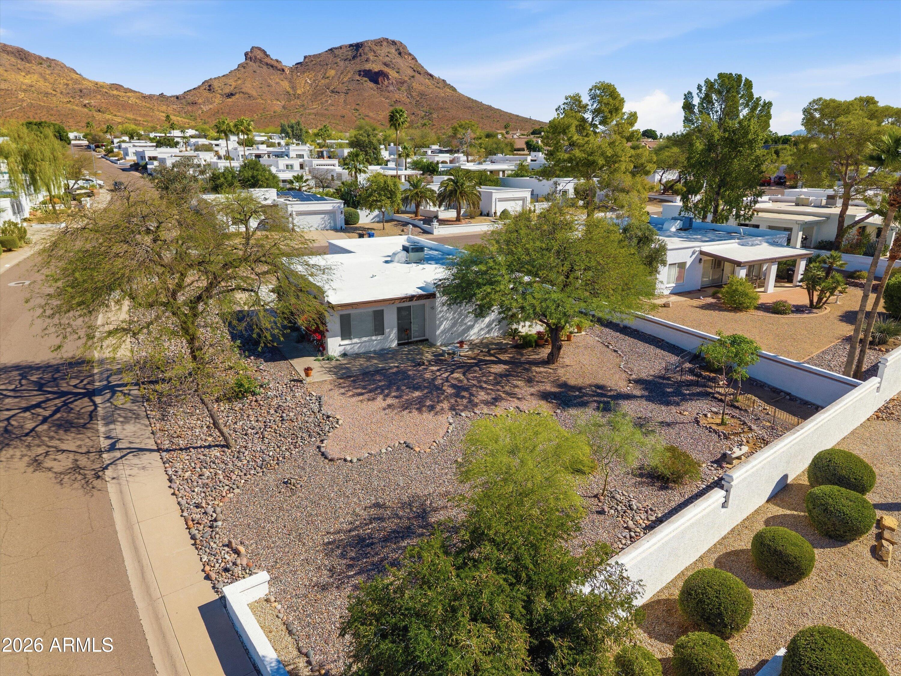 1301 E CANTERBURY Drive, Phoenix, AZ 85022