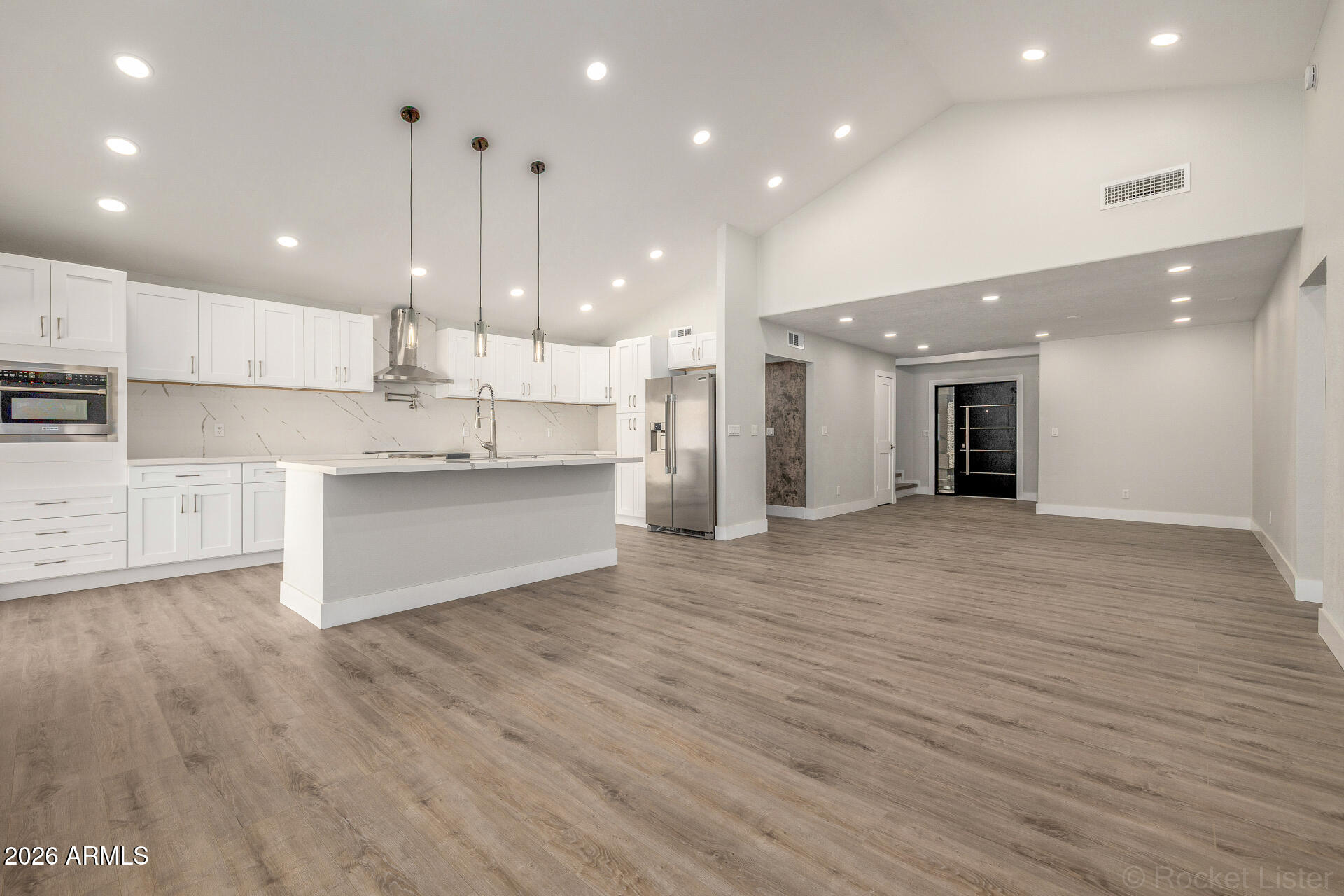 412 E UTOPIA Road, Phoenix, AZ 85024