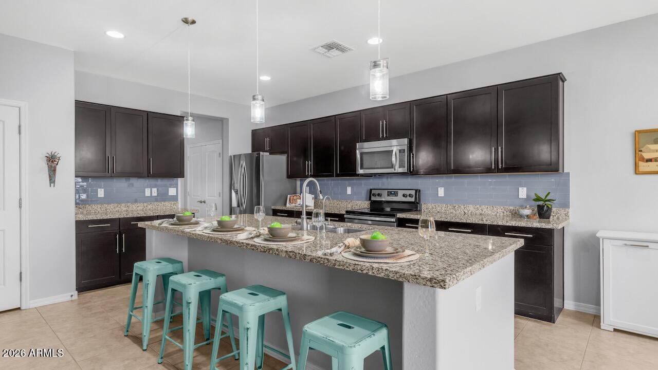 43422 N HUDSON Trail, New River, AZ 85087