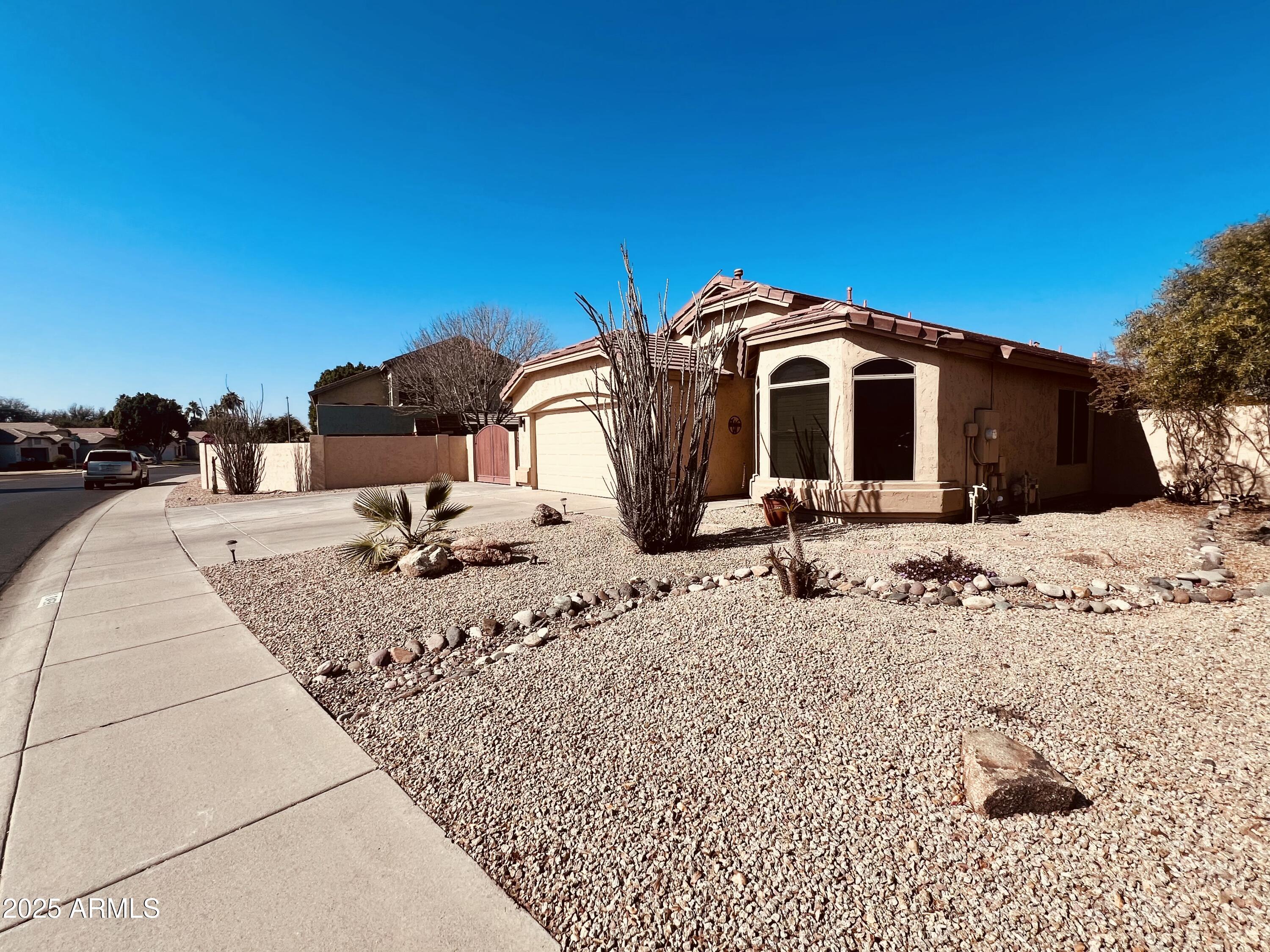 6458 W ADOBE Drive, Glendale, AZ 85308