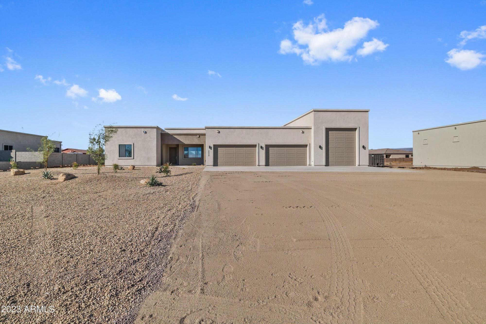 2534 W FERNWOOD Drive, Phoenix, AZ 85086
