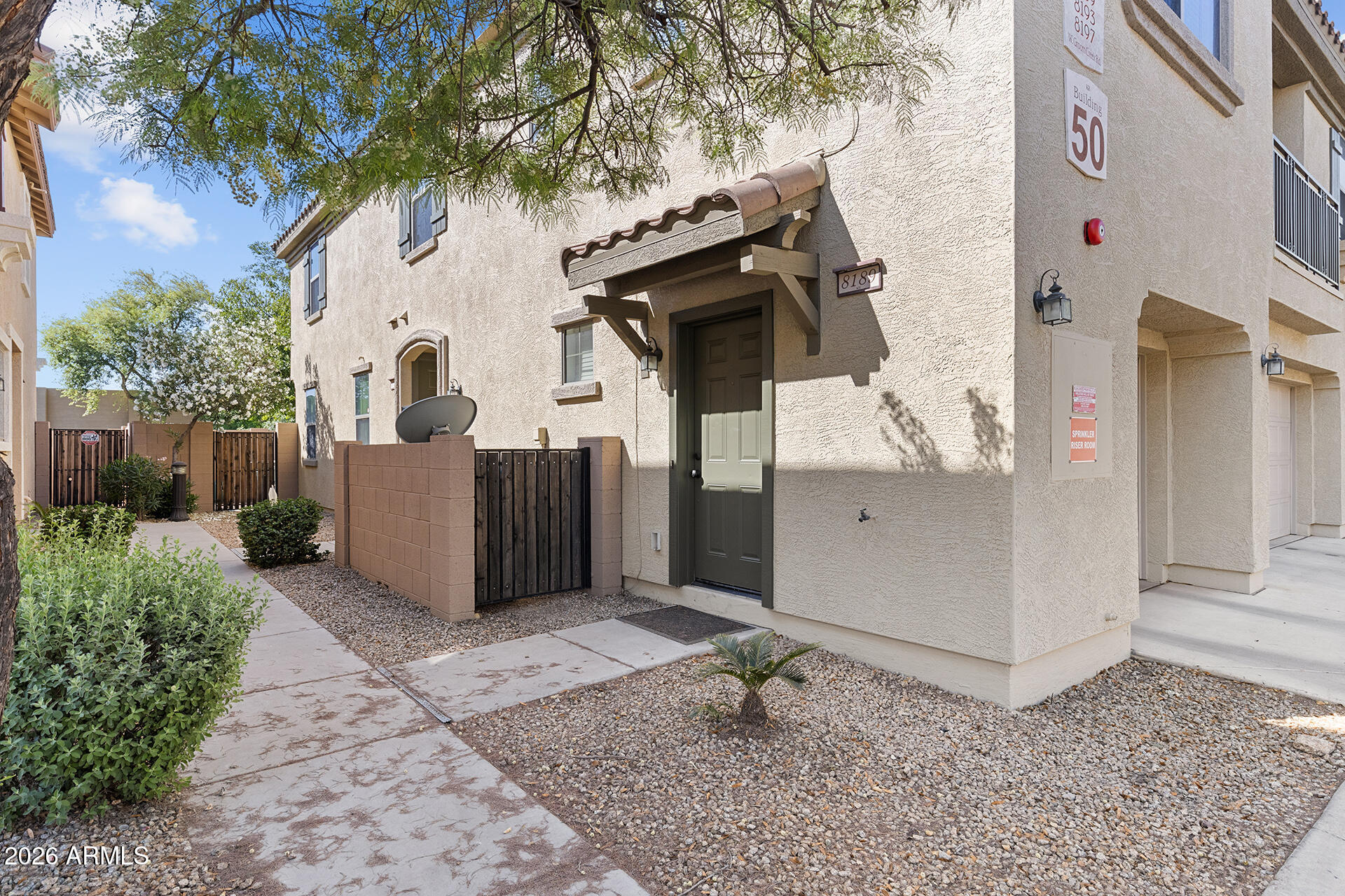 8189 W GROOM CREEK Road, Phoenix, AZ 85043