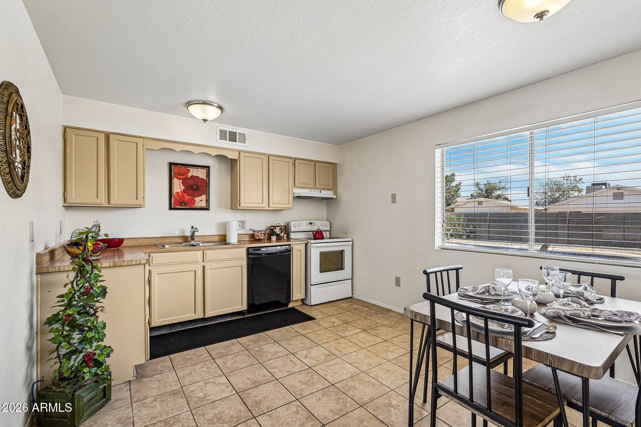 7109 W IRONWOOD Drive, Peoria, AZ 85345
