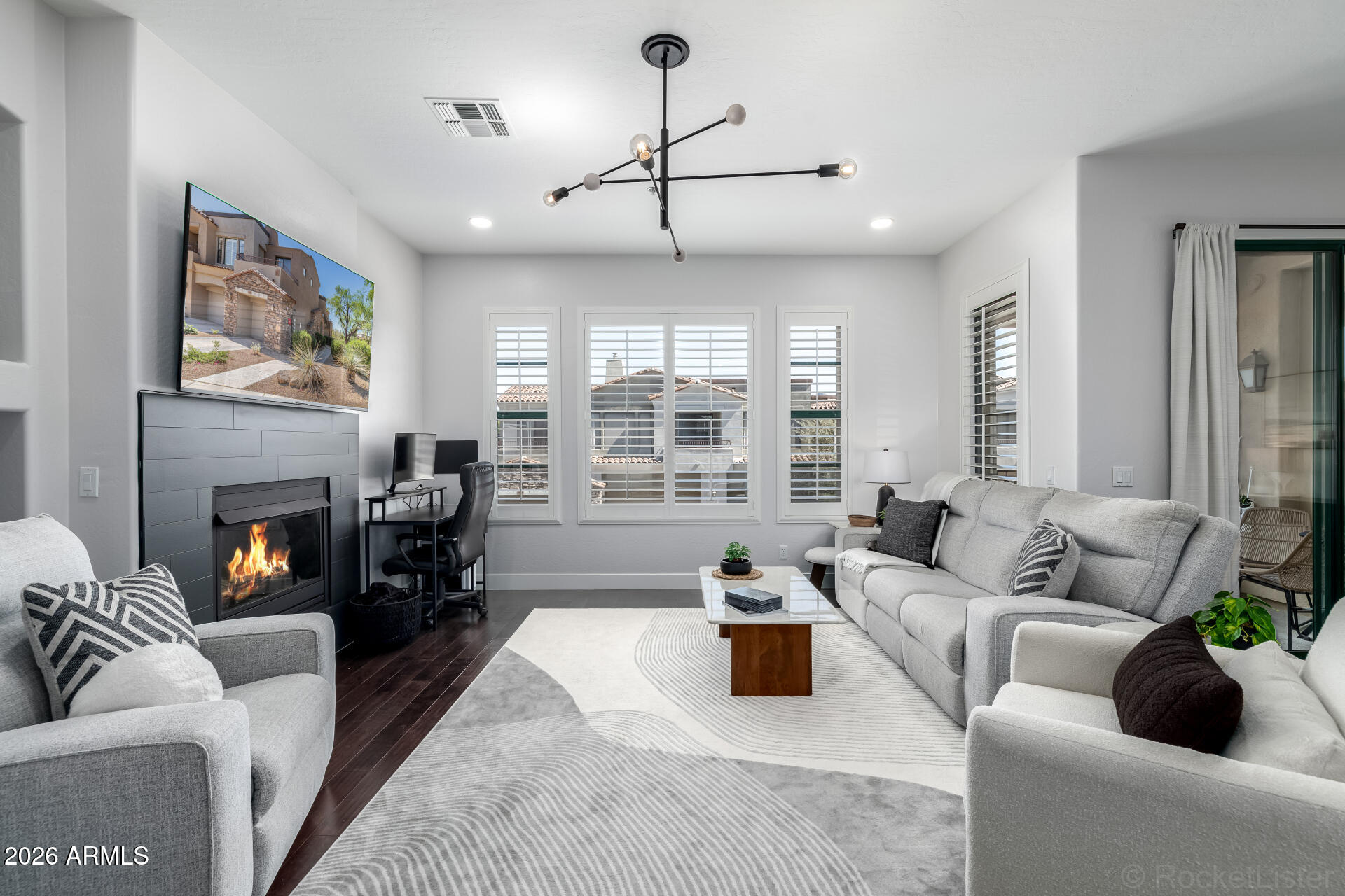 19550 N GRAYHAWK Drive 2055, Scottsdale, AZ 85255