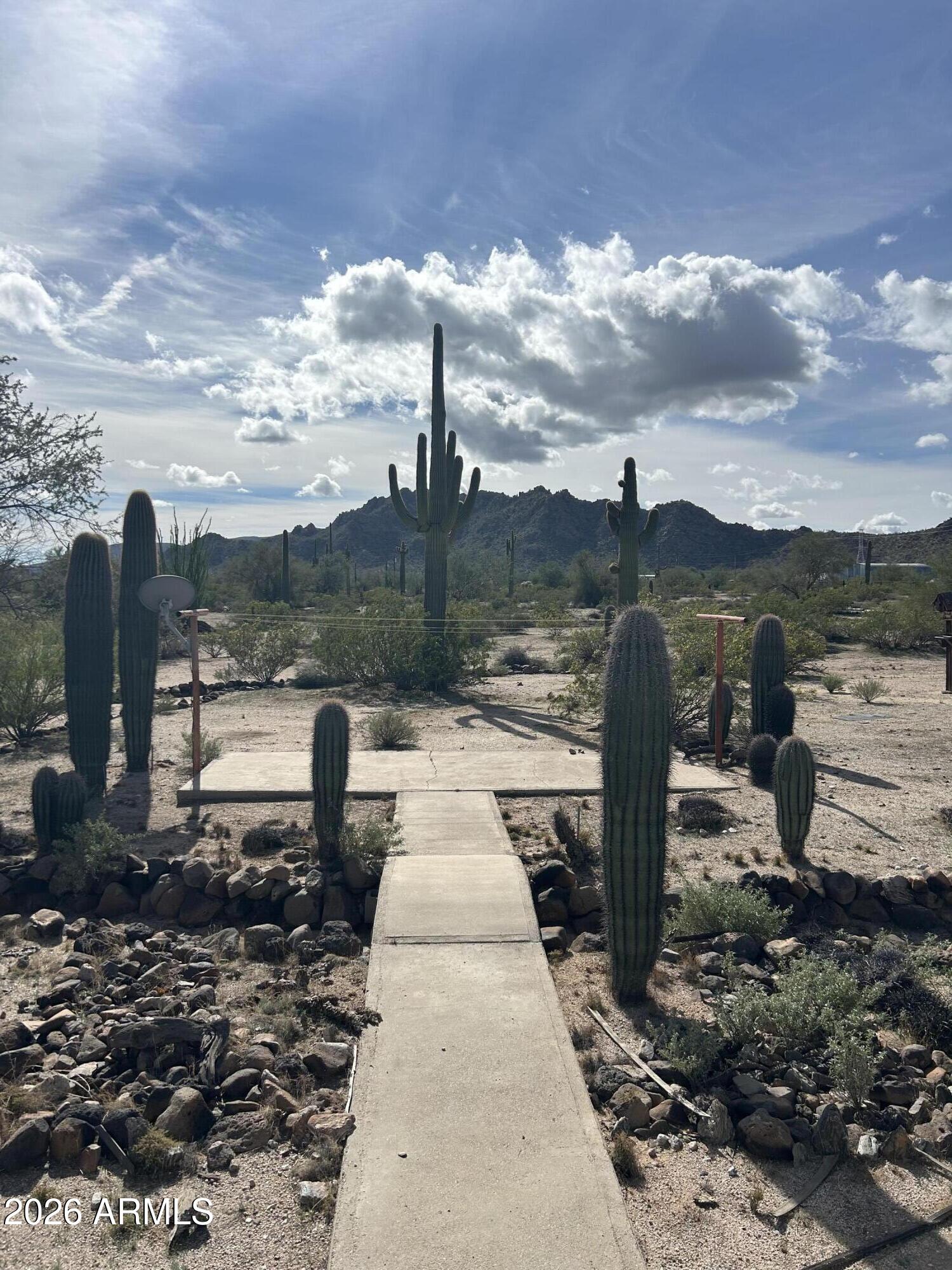52301 W CARDINAL Road, Maricopa, AZ 85139